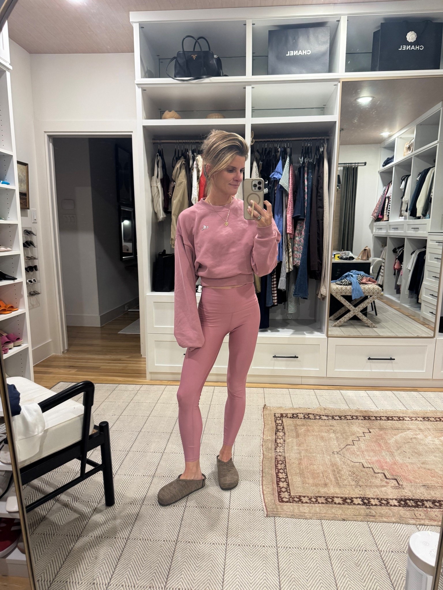 Bra - XS
SWEATSHIRT- S
Leggings - XXS
