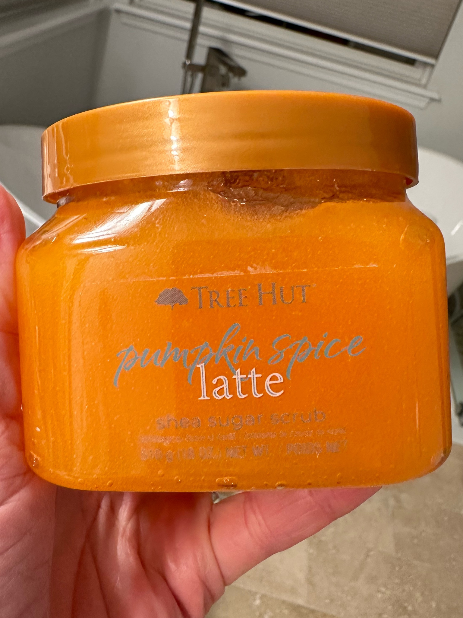 Testado e aprovado . 

TREE HUT Pumpkin Spice Latte Shea Exfoliating, Hydrating Sugar Scrub 700250 1 510.0 grams

#LTKHoliday #LTKSeasonal #LTKHolidaySale