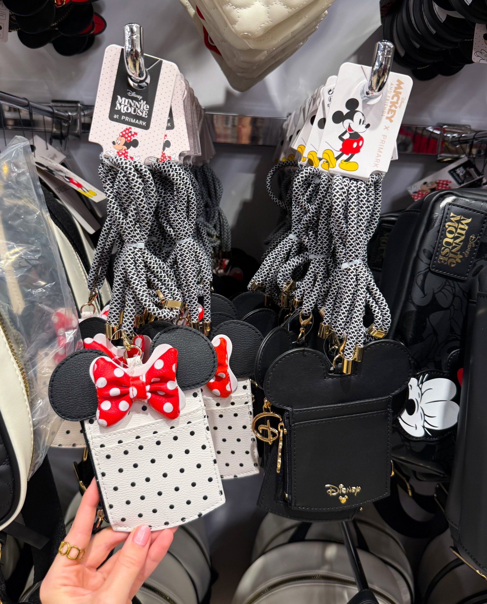 New Disney cardholders lanyards spotted in Primark! 👏🏻❤️🐭