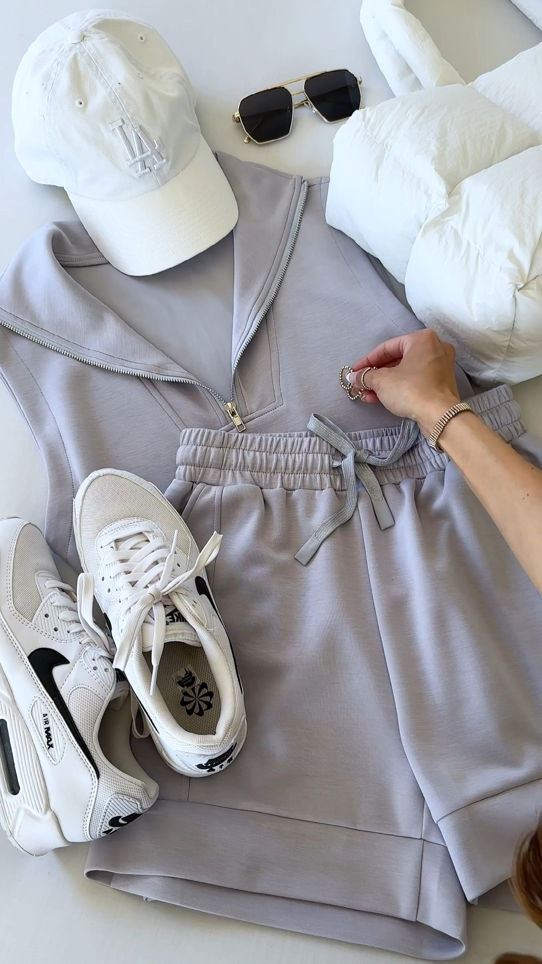 Scroll to shop!! Follow for more!!! Xo! ✨

#LTKFindsUnder100 #LTKGiftGuide #LTKHoliday