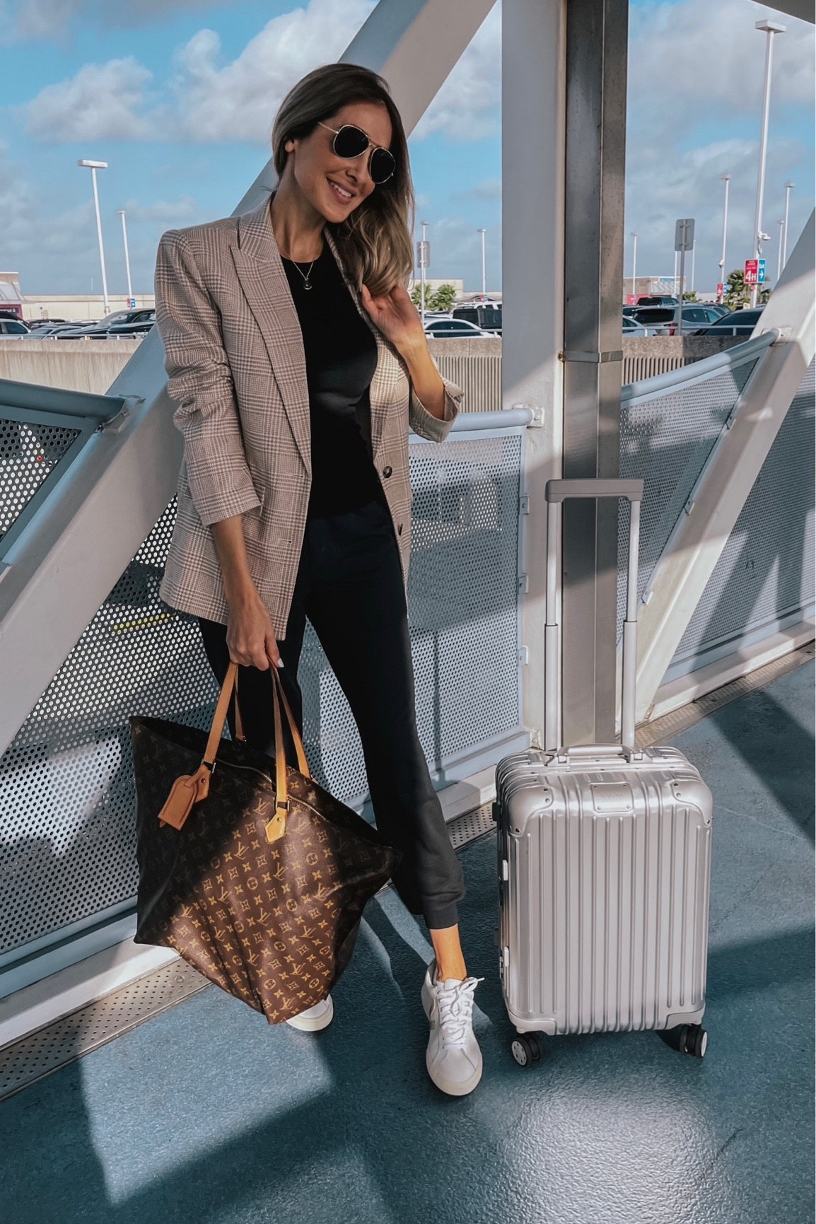 
Casual chic airport outfit idea. Everything fits true to size. 



#LTKItBag #LTKTravel #LTKSeasonal