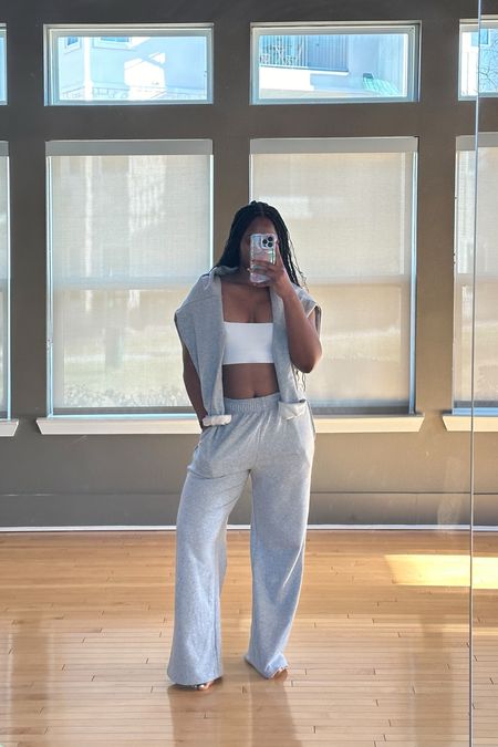 I picked up the coziest pair of sweats from fabletics over the weekend and I’m truly in love with them. These are so soft and comfy! Just perfect for running errands and lounging on your day off 🥰

#LTKSpringSale #LTKfitness #LTKstyletip