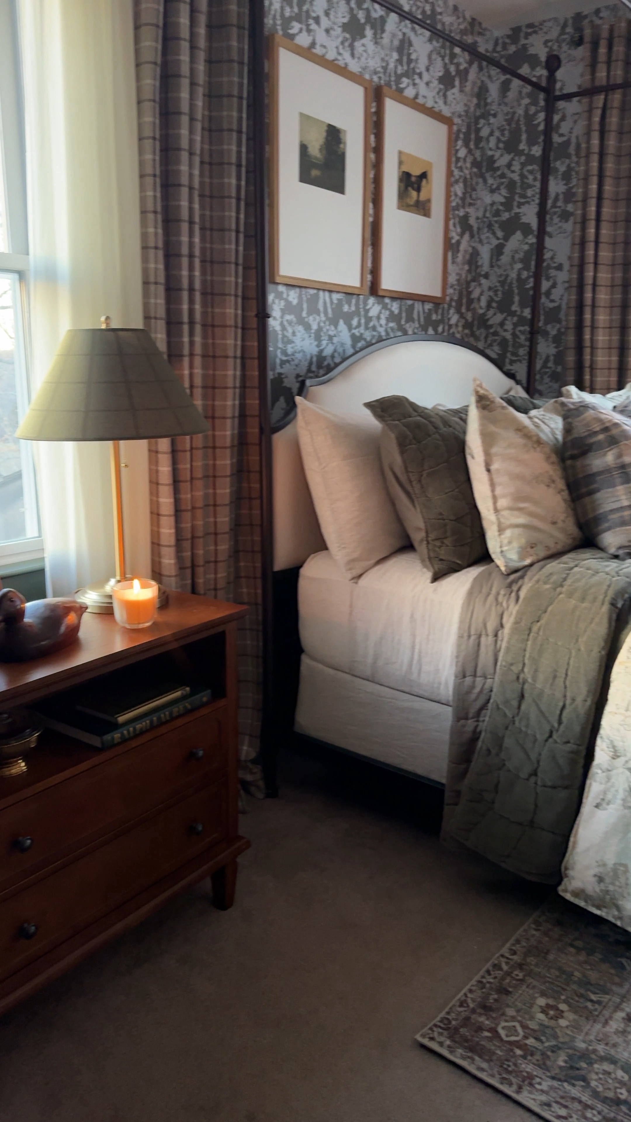 Shop my 90’s inspired guest room bedding, decor, & accent pieces! 

#LTKhome #LTKVideo