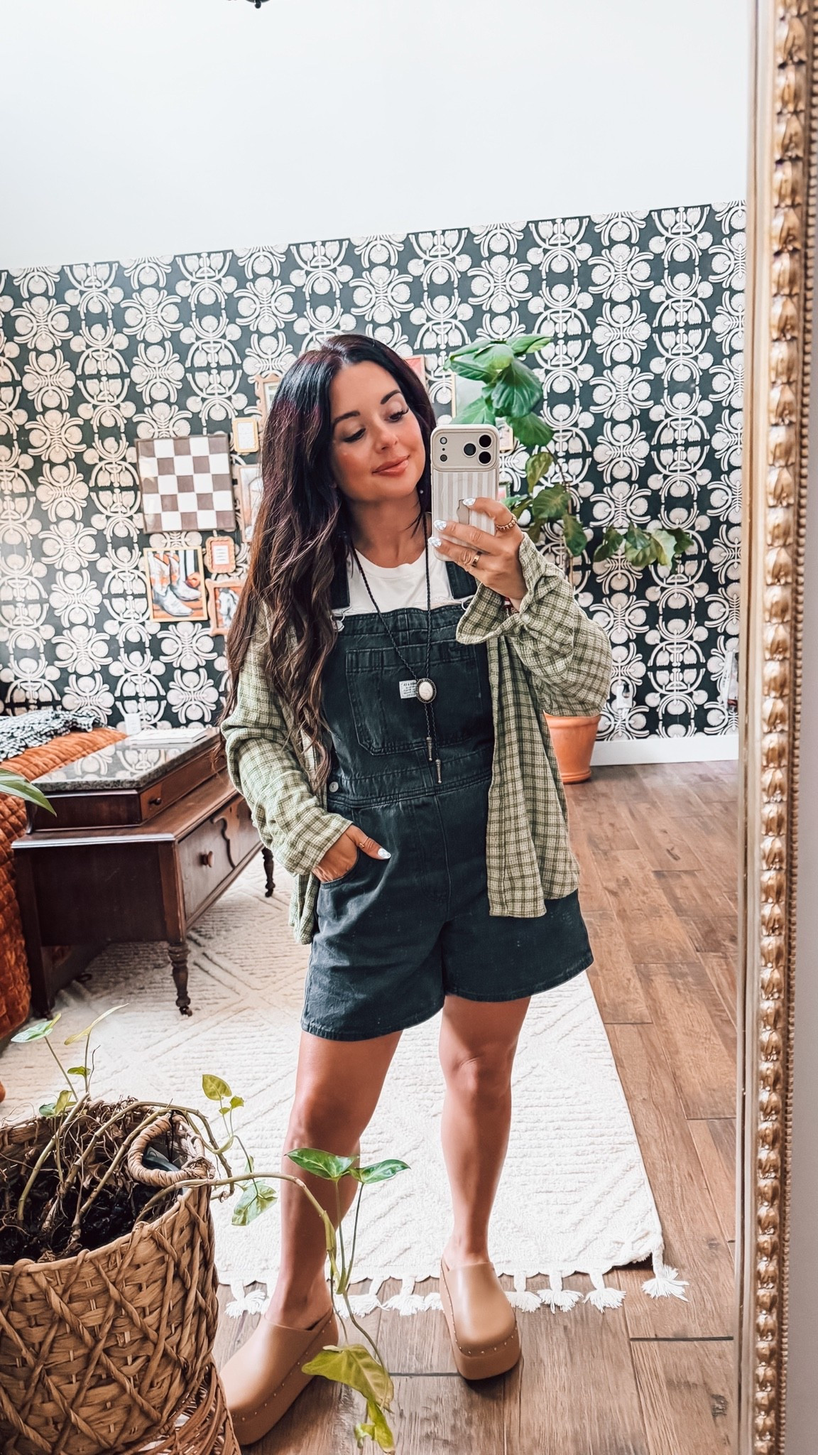 My favorite overalls right now and the comfiest shirt for the fall coming up!!

#LTKootd #LTKSaleAlert #LTKU