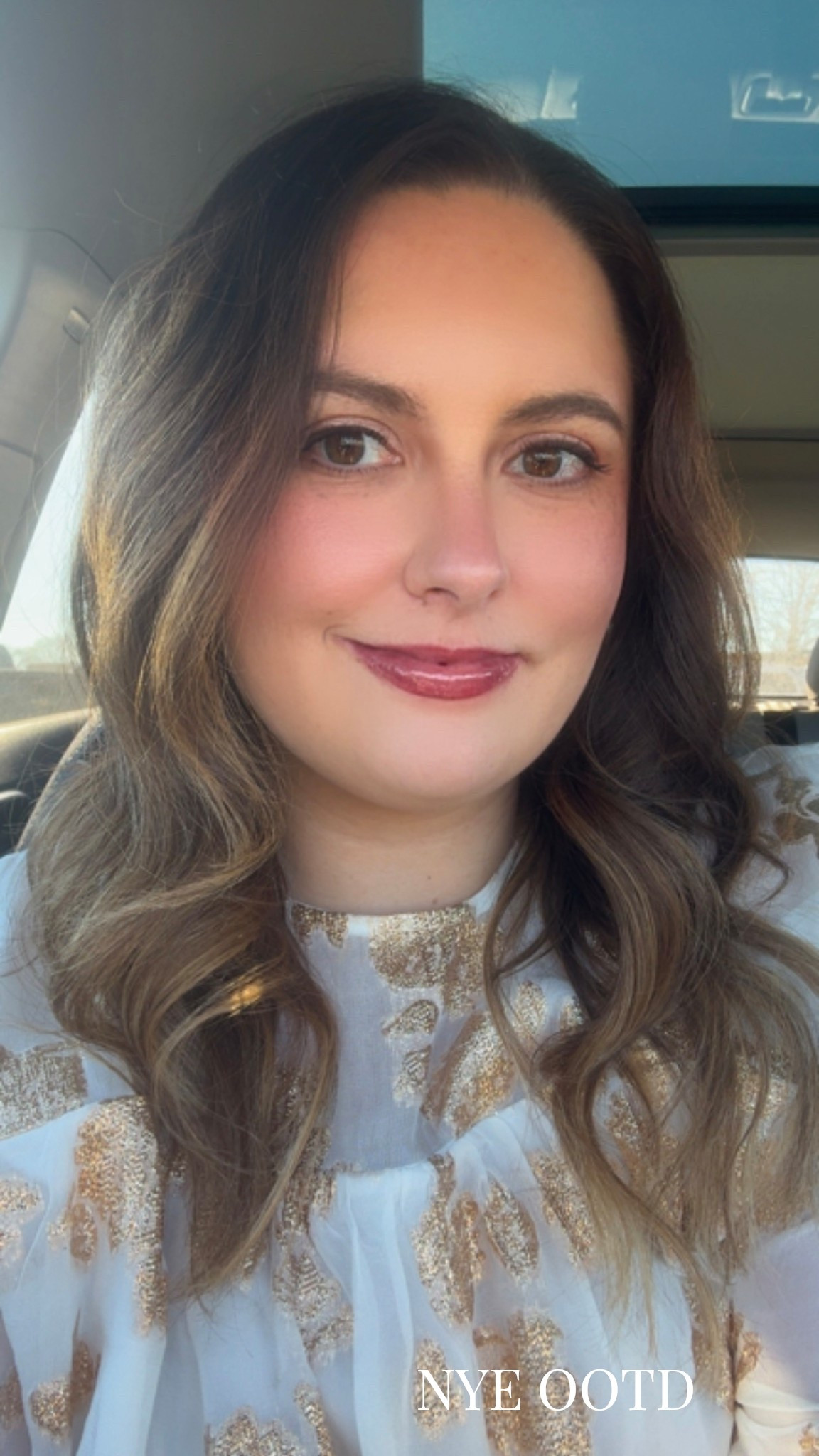New Year’s Eve outfit idea 🪩✨ // LOFT white and gold shimmer blouse, Buxom lip gloss in shade Gabby, ILIA skin tint, Merit cream bronzer and blush 

#LTKHoliday #LTKootd #LTKBeauty