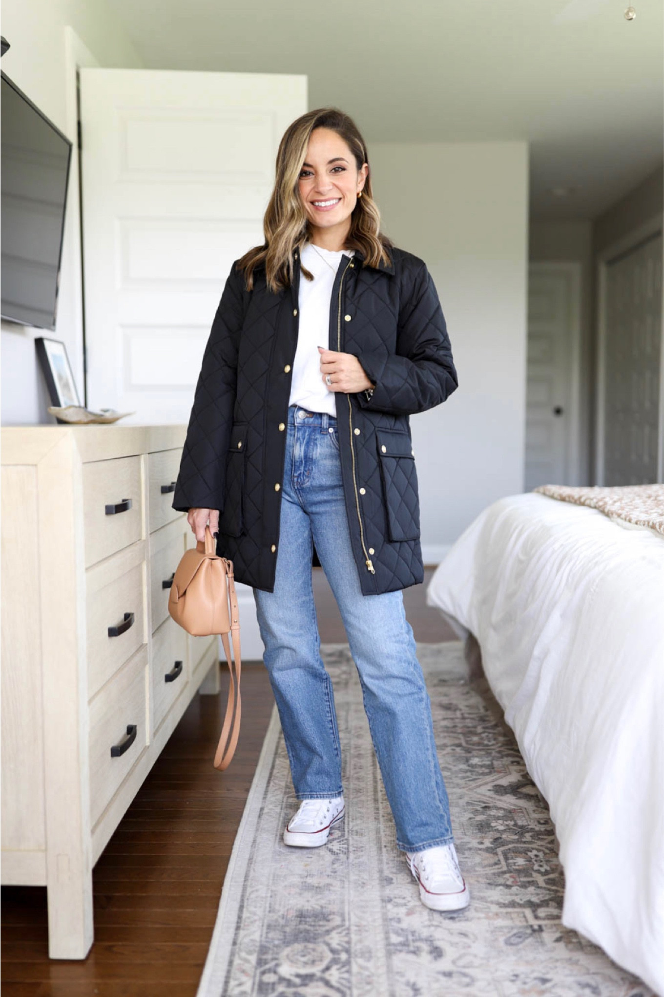 Capsule Series: Straight Jeans Shoe Pairings - sneakers 

Jeans: petite 24 in enmore wash I find these to be tts 
Sweatshirt: xs 
Coat: petite 0 (sized up) 
Shoes: tts 
Bag: polene un nano in textured tan 

#LTKSeasonal #LTKstyletip