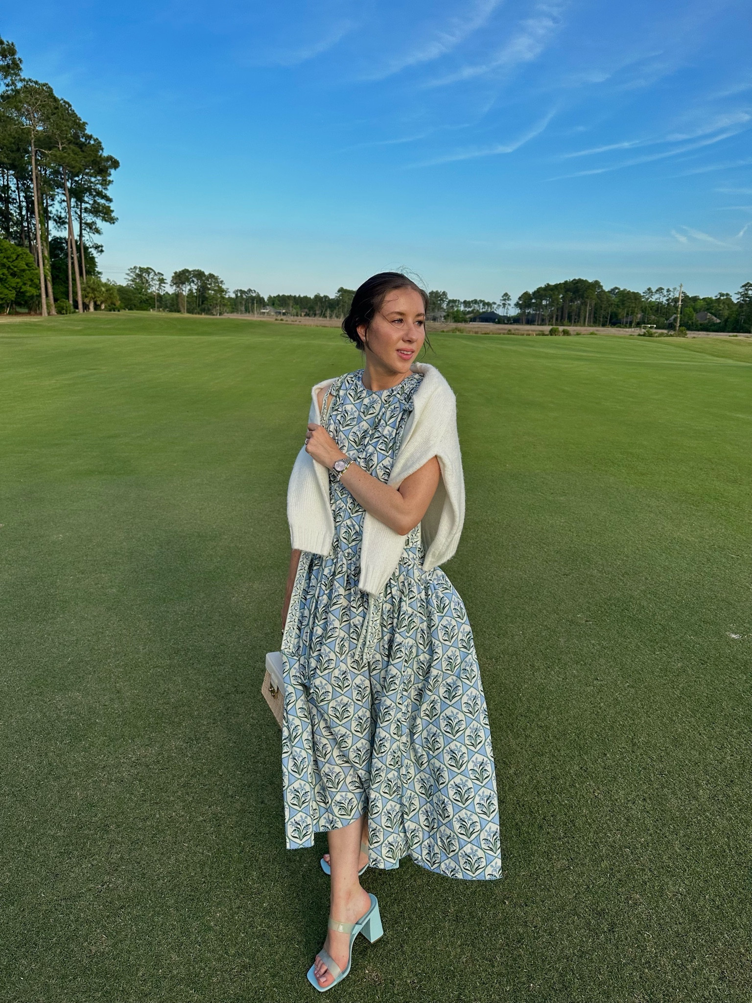 Southern charm

XS - Agua by Agua Bendita Guaguanco Chan Chan Celeste Cut-Out Midi Dress

#LTKwedding #LTKshoecrush