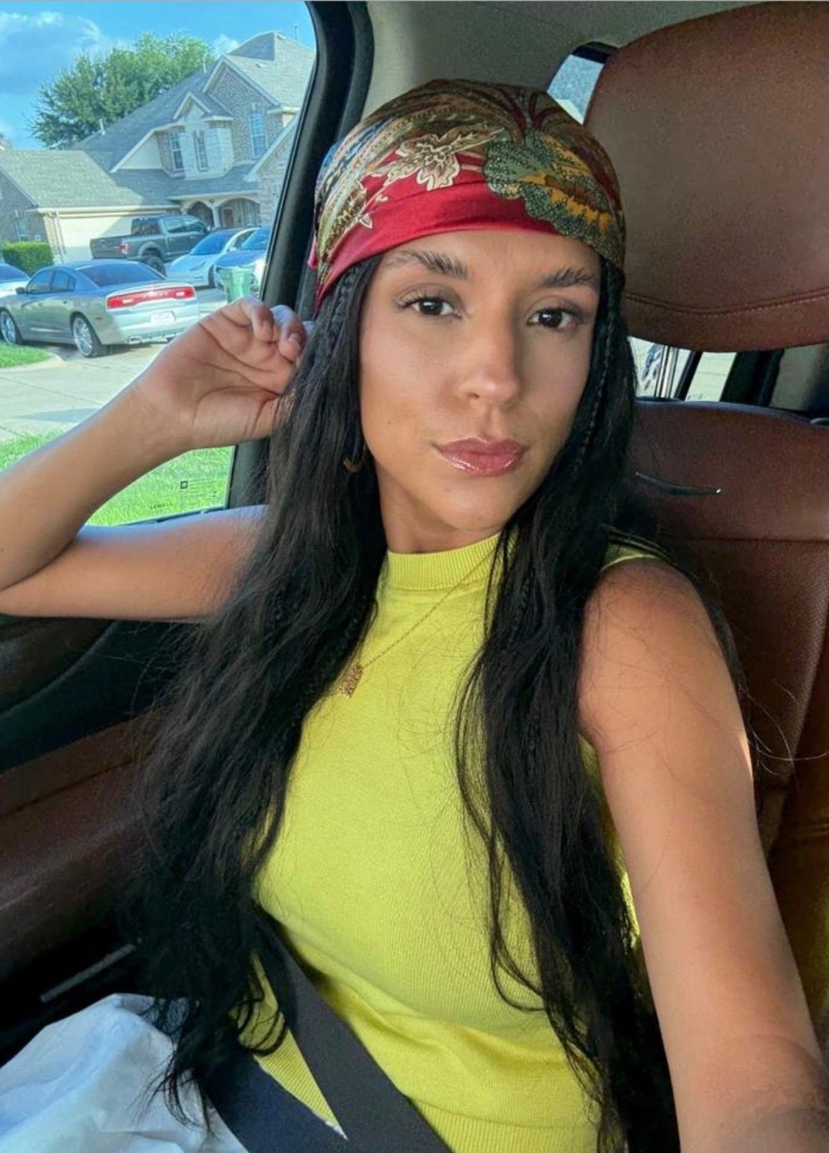 A colorful accessory moment 💚❤️ The vibrant knit top and printed headscarf make this casual look feel instantly more fun and put together.

#HeadscarfStyle #ColorfulStyle #KnitTop #CasualOutfit #AccessoryInspo #EverydayStyle #OutfitDetails #StyleInspo

#LTKootd #LTKdayinmylife #LTKstorytime