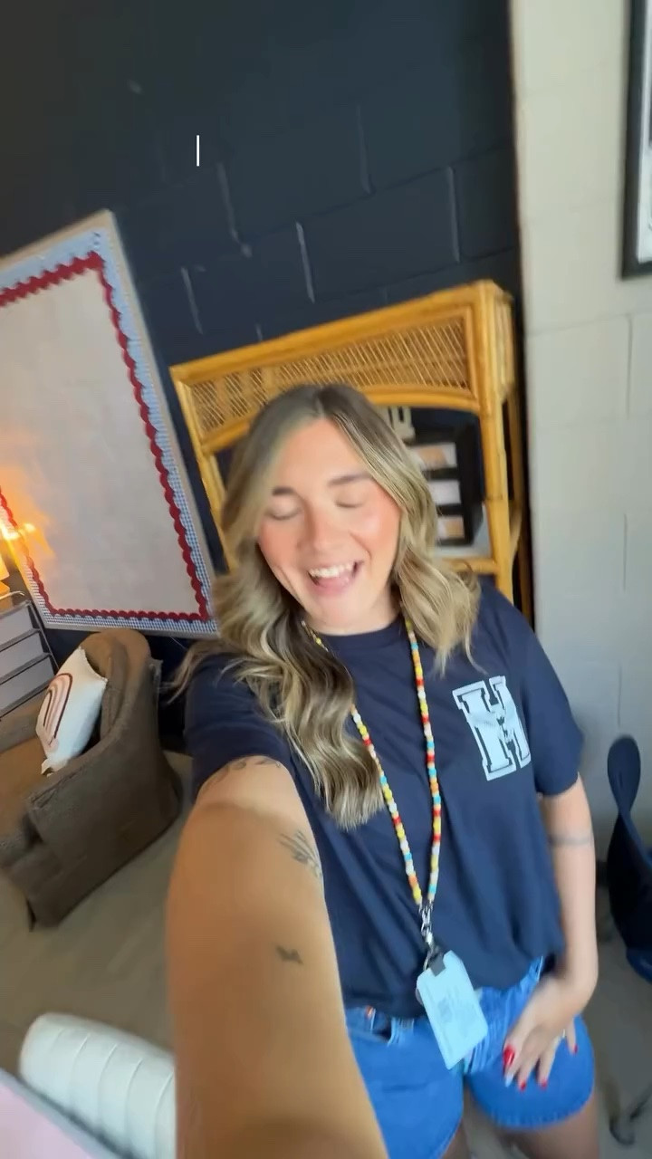 YAYYY🤩 got so much done today and feel like things are starting to come together!!

#vlog #classroomsetup #teachergram #iteachtoo #classroomideas