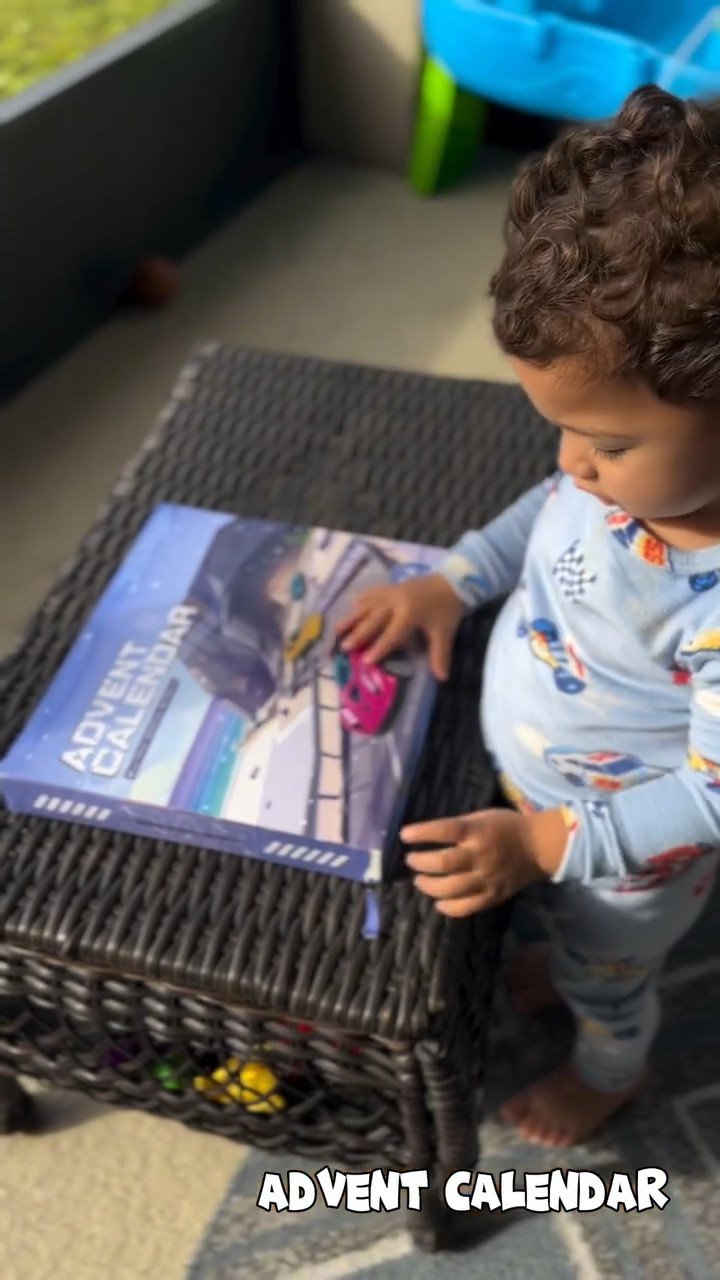 ✨🎄 ¡Ideas de regalo perfectas para esta Navidad! 🚗💨
Santy está encantado disfrutando su Cars Advent Calendar 2025, abriendo cada día una nueva sorpresa con 24 carritos metálicos coleccionables de Cars. 😍

🎁 Es el regalo ideal para niños y niñas que aman la emoción, la velocidad y la magia navideña.
Cada día trae una sonrisa, una historia y un carrito nuevo para jugar y coleccionar.

🎅 Si estás buscando ideas para regalo de Navidad, este calendario es una opción que encantará a los peques.

👉 Envía la palabra “CALENDAR” y te envío el link para conseguir el tuyo antes de que se agoten.
#CarsAdventCalendar #IdeasDeRegalo #RegaloDeNavidad #SantyLovesCars #NavidadMágica #GiftIdeaForKids