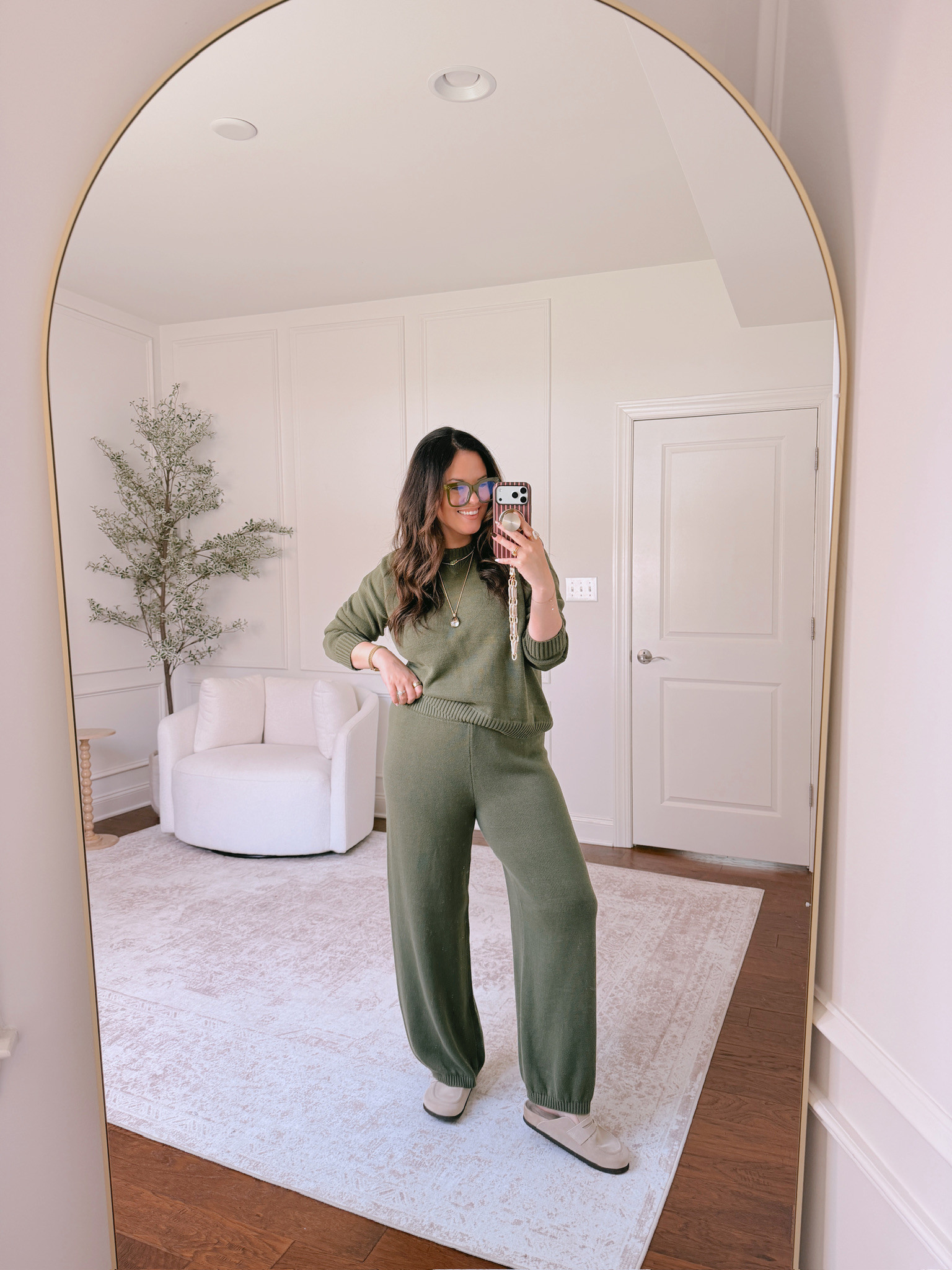 wearing a large in the top, XL in the bottoms 

 #LTKSeasonal #LTKMidsize