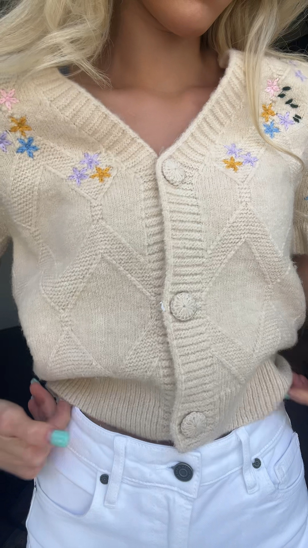 “ANSLEYSAVE30” for 30% off VICI order🩵

Top- XS
Jeans- 24

#LTKWorkwear #LTKStyleTip #LTKFindsUnder100