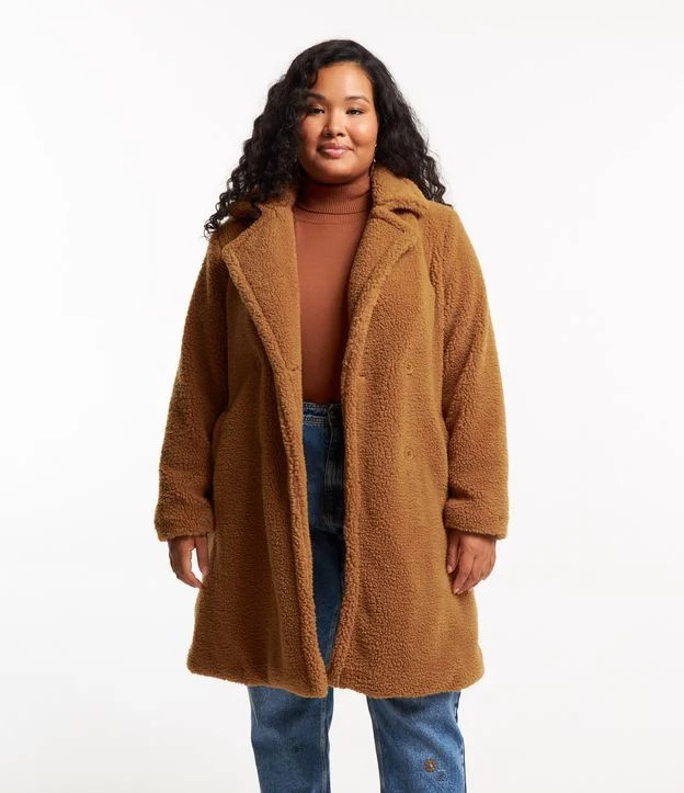 Casaco Longo em Sherpa com Bolsos Curve & Plus Size Marrom | Renner (BR)