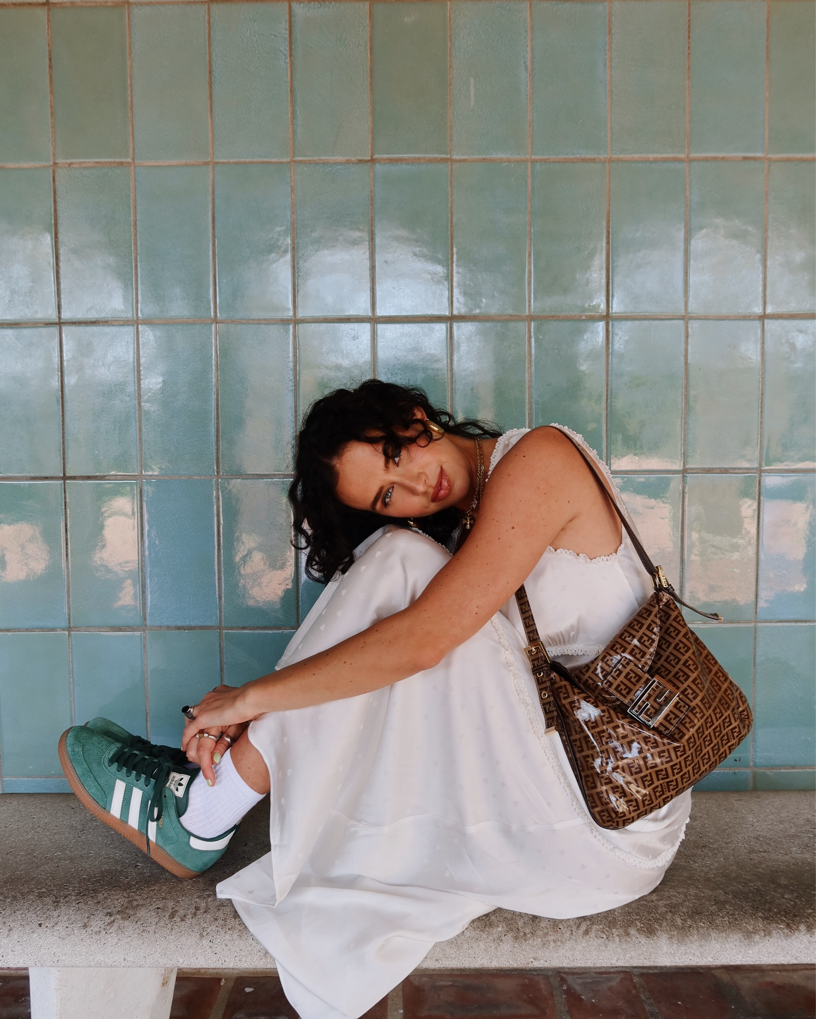 dresses & sneakers > 