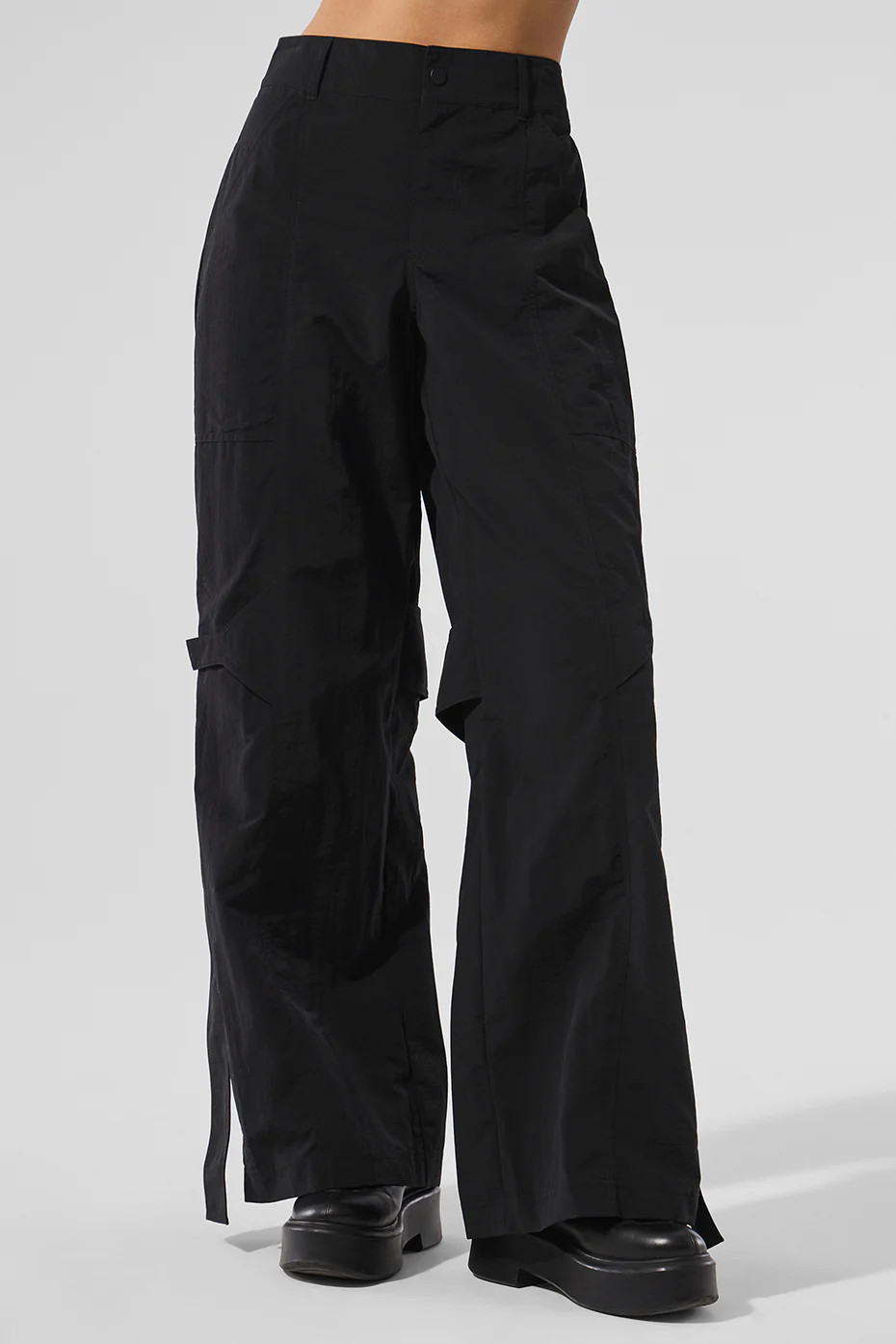 ALO | High-Waist Voyager Trouser in Black, Size: Medium | Alo Yoga (US)