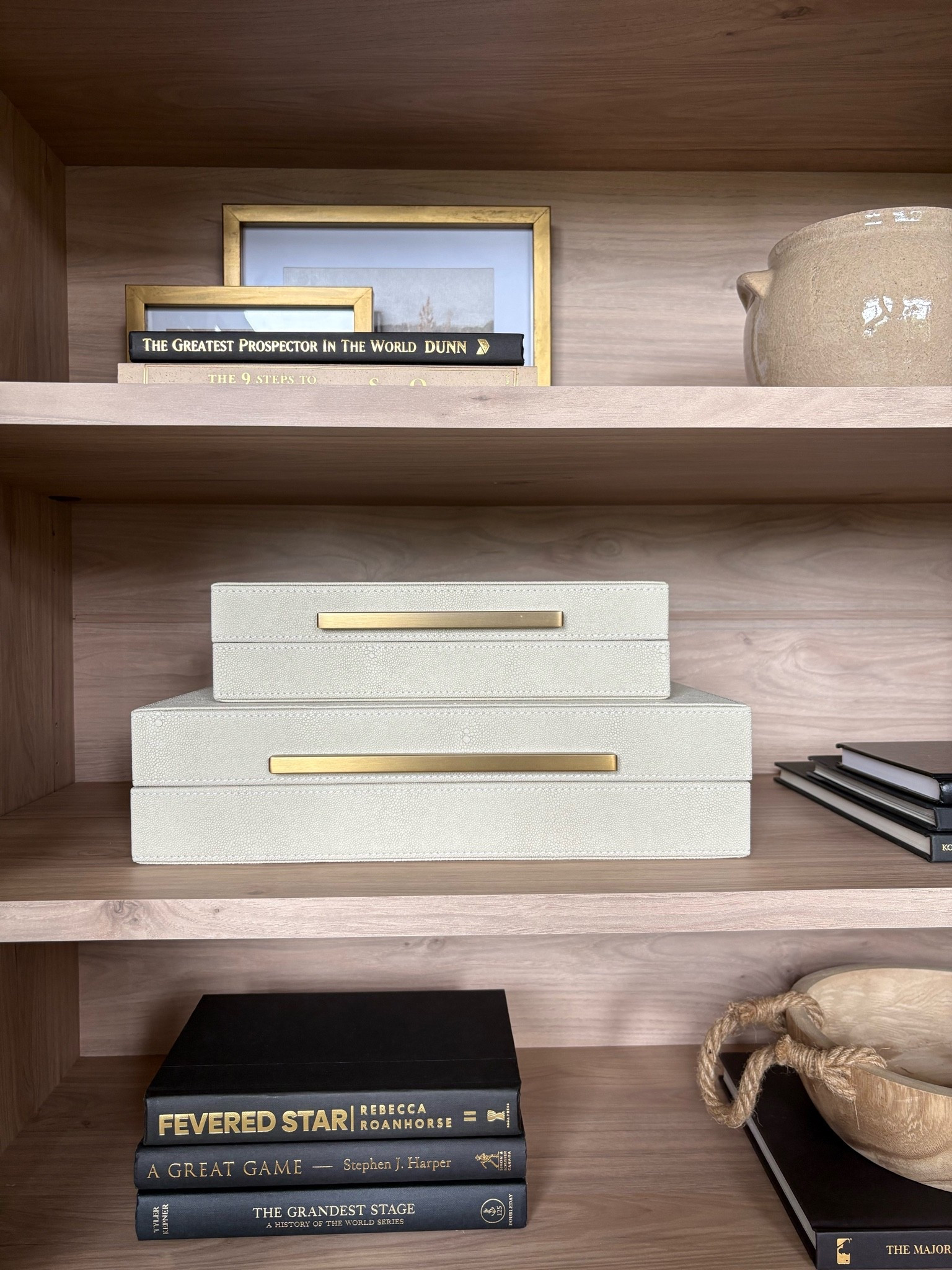 An incredible Prime Day price!
Elevate your shelf styling while keeping clutter completely out of sight. 
These gorgeous faux leather boxes feature sleek, modern brass handles that bring the perfect touch of warmth and sophisticated contrast to any built-in, console, or entryway table.

#homeinspo
#neutralhome
#neutraldecor
#LTKSeasona
#wayfaircahome
#OrganicModern
#QuietLuxuryHome
#CuratedHome
#Vintagelnspired
#ModernFarmhouse
#FoundAndCurated
#InteriorStyling
#StudioMcGeeVibes
#DesignerLookForLess
#interiordesign
#throwpillows
#affordablehomedecor
#coastalstyle
#amazoncanadafinds
#neutralhome
#neutraldecor
#LTKSeasonal
#storageboxes
#homedecor
#homerefresh

#LTKcanada #LTKsale #LTKhome
