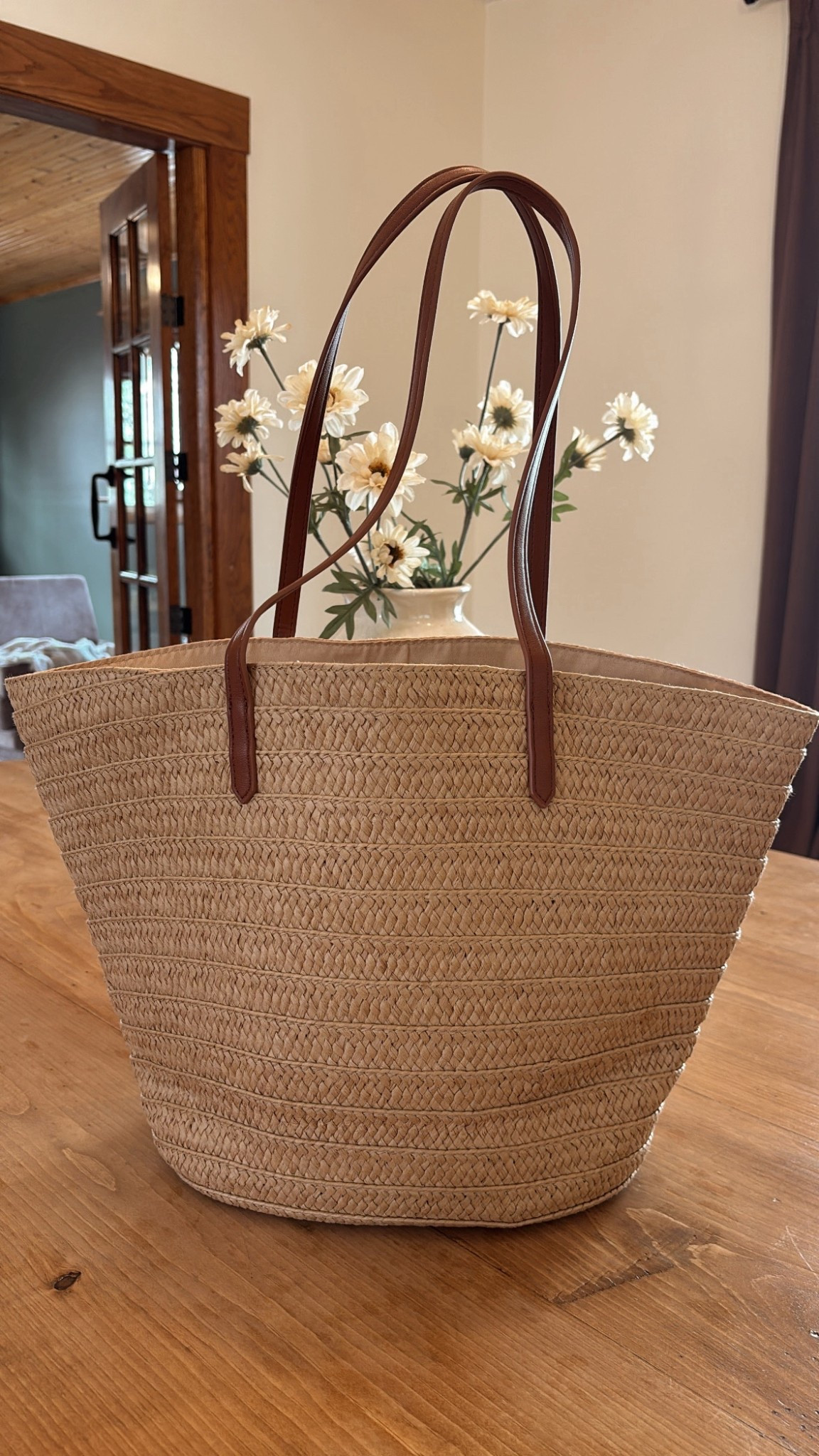 Straw tote bag from Gap on sale for only $16!! 


#LTKSaleAlert