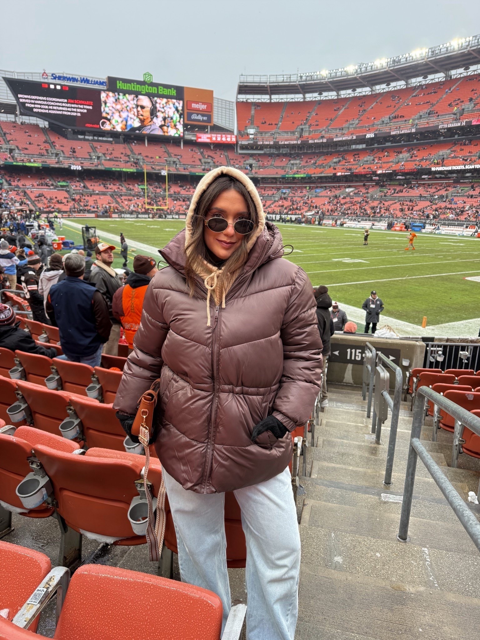 Cutest midi puffer coat! Wearing M. Love that you can cinch the waist 

#LTKootd