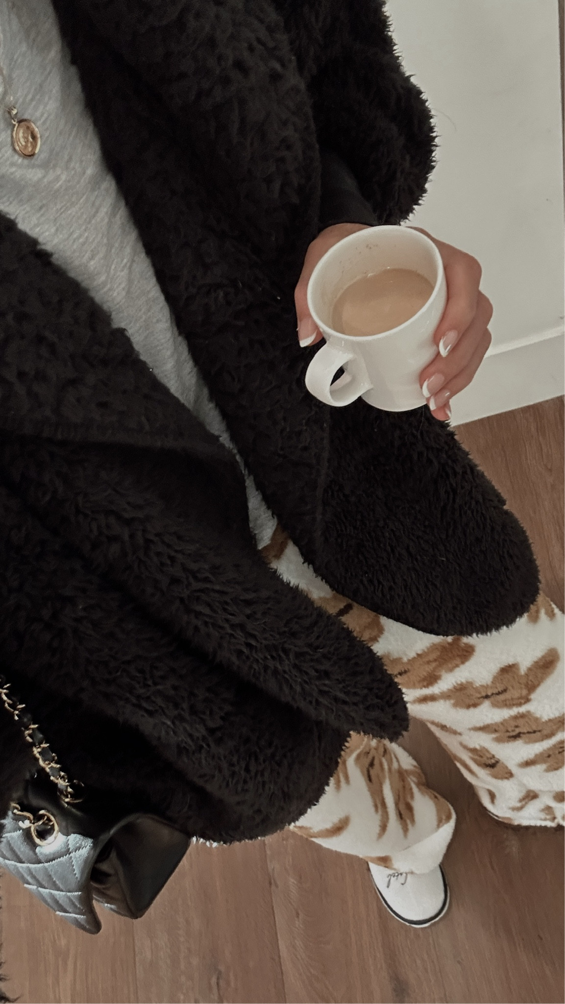 SCHOOL DROP OFF! 
#stylinbyaylin #aylin

#LTKStyleTip #LTKSeasonal #LTKHoliday