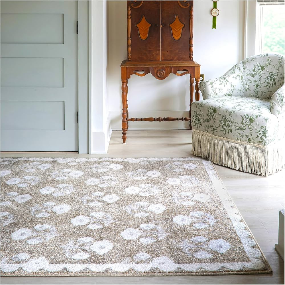 Jenni Yolo Home Louise Area Rug - 7'10" x 9'10" Tan Rectangle, Classic Floral with Scalloped Bord... | Amazon (US)