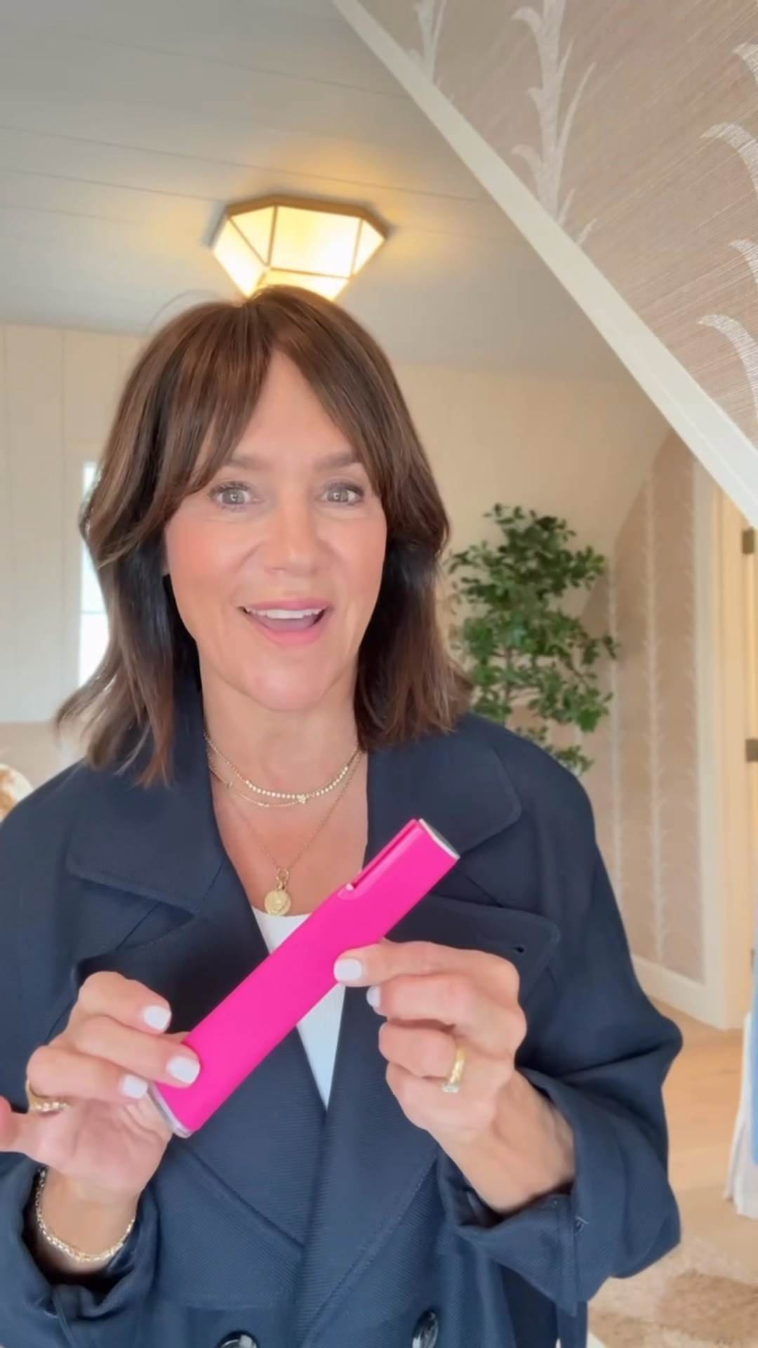 I get so many questions about this beauty tool!! I started using this about a year and a half ago and consistently use it every few days!

Takes all the little hairs off of your face and leaves your skin so smooth and makes my makeup look AMAZING! I highly recommend trying this if you haven’t already!

@nordstrombeauty #nordstrompartner