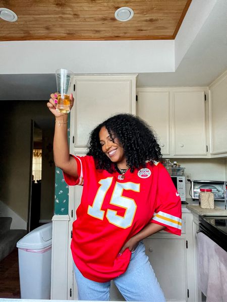 The Kansas City Chiefs are headed back to the Super Bowl! Don’t mind me, already plenty my outfit for the Super Bowl. 🫶🏾🏈🌶️🔥❤️🎉

Jersey: XL (mens)
Jeans: 32 short 

#LTKMostLoved #LTKmidsize