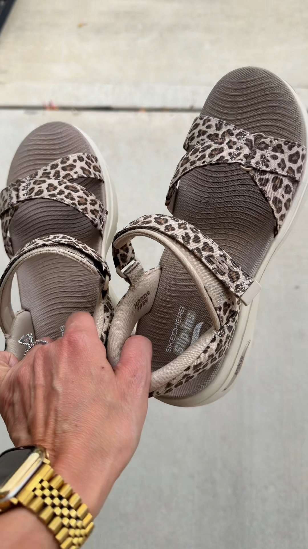 Slip-on sandals with arch support = immediate yes ☁️

#LTKStyle #LTKActive #archsupport #walkingsandals #earnscommissions 

 #LTKSeasonal #LTKOver40 #LTKTravel