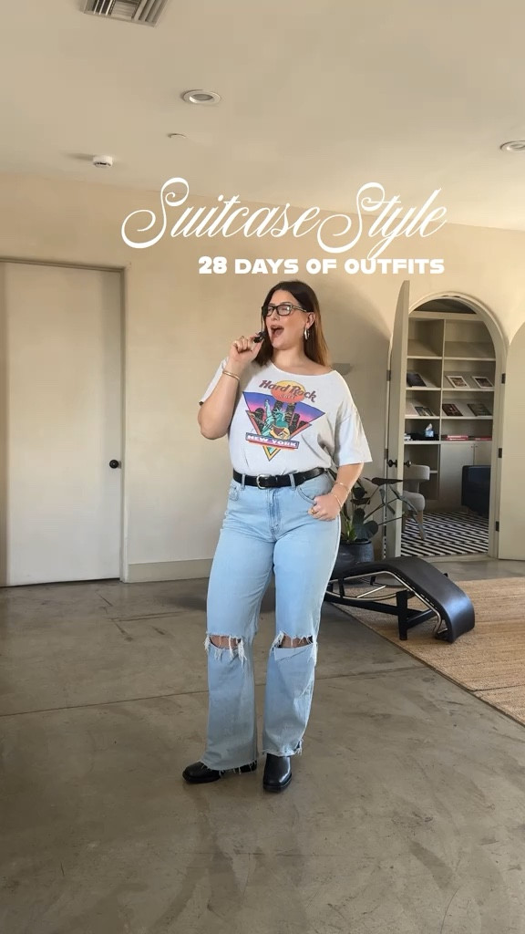 28 days of outfits living out of my suitcase while visiting LA! Obsessed with this pair of jeans from Abercrombie right now😍 

#LTKStyleTip #LTKWatchNow #LTKMidsize