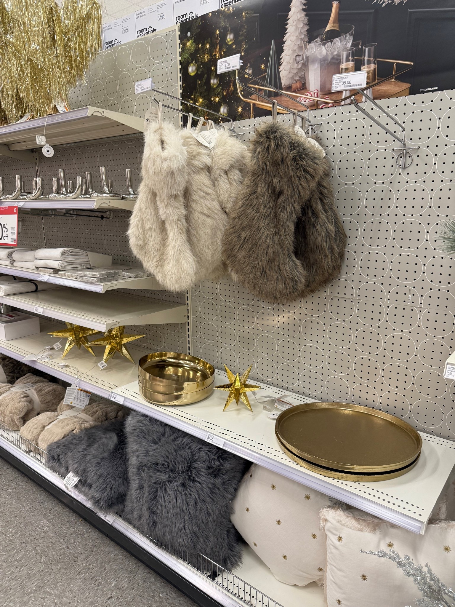 Holiday decor 

#LTKSeasonal #LTKHoliday #LTKHome