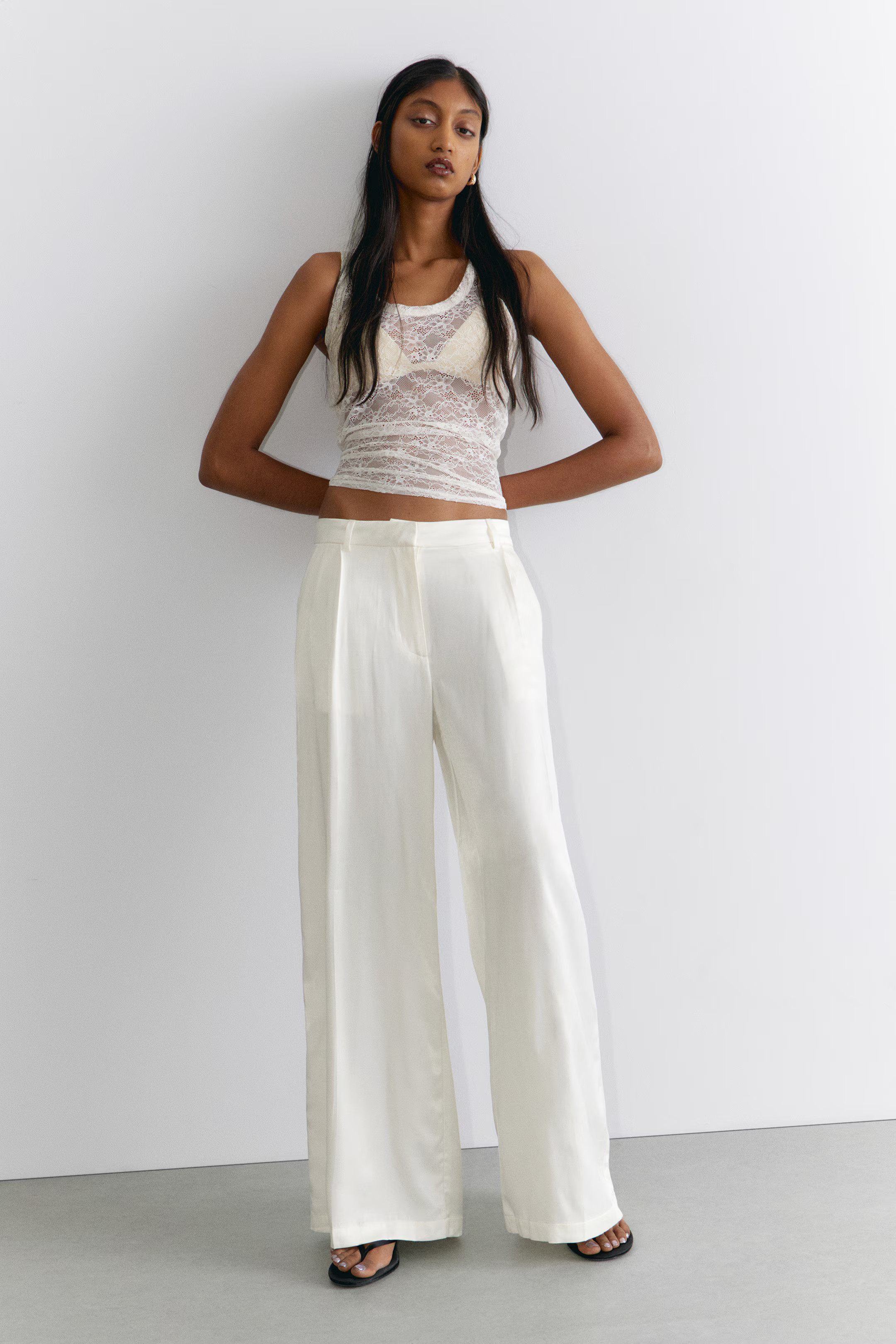 Pantalón plisado de tiro alto y pernera ancha - Blanco - MUJER | H&M ES | H&M (FR, IT, ES, PT, BE)