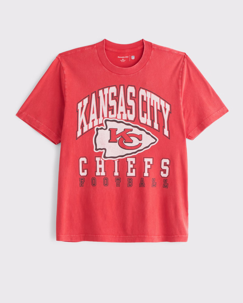 Abercrombie & Fitch Men's Kansas City Chiefs Vintage-Inspired Graphic Tee in Red-Chiefs - Size XXL | Abercrombie & Fitch (US)