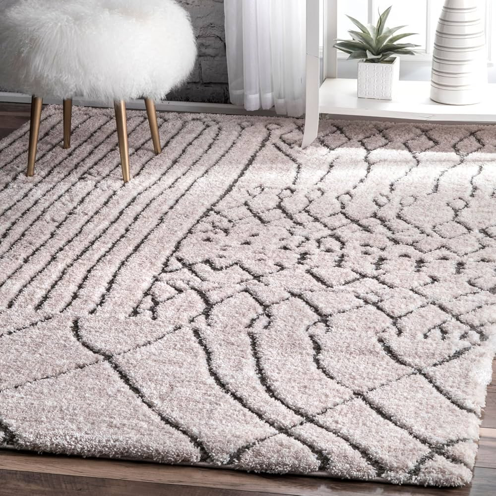 nuLOOM Nohemi Moroccan Shag Area Rug, 4' x 6', Light Beige | Amazon (US)
