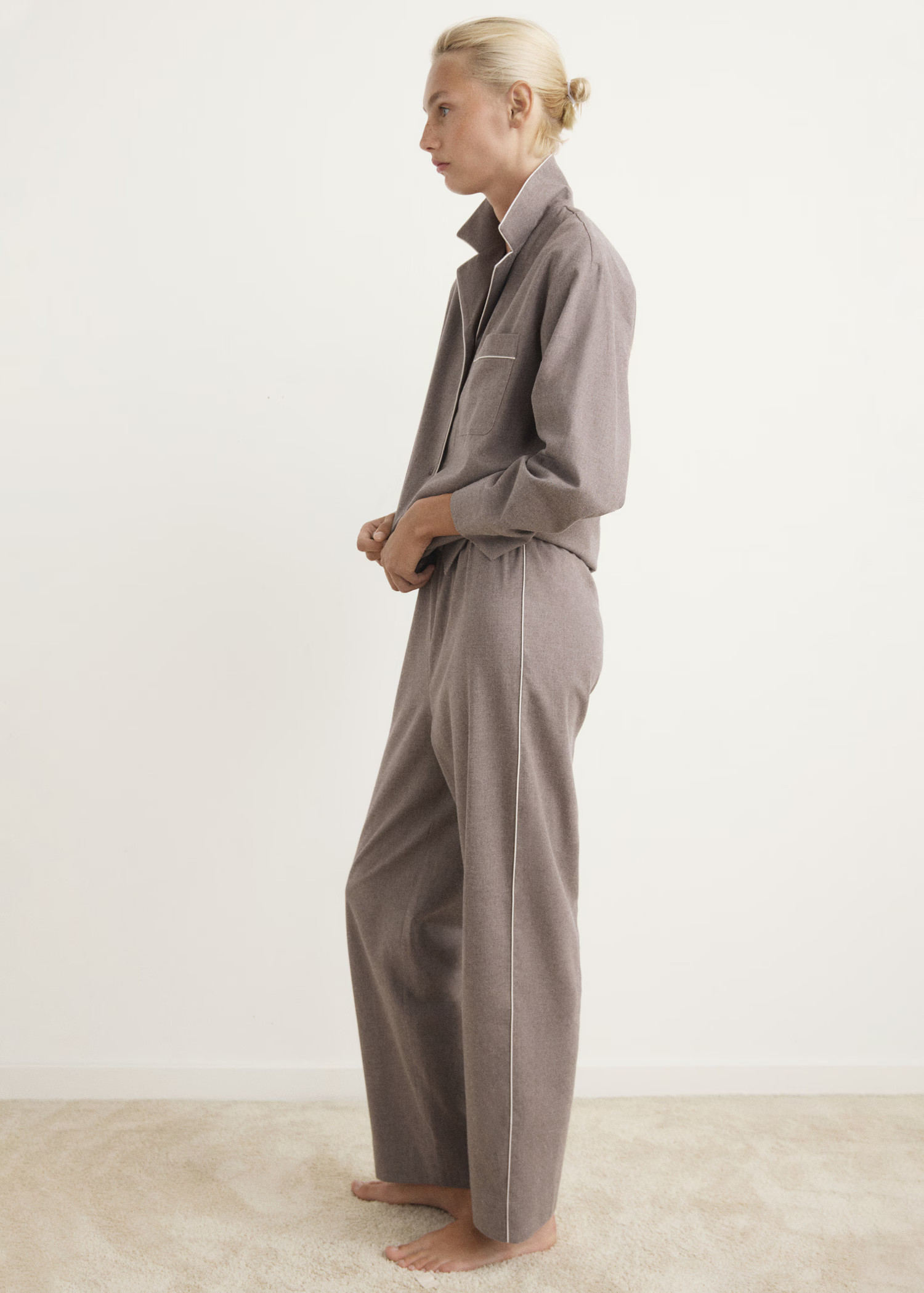 Cotton flannel trousers with contrasting piping | MANGO (UK)