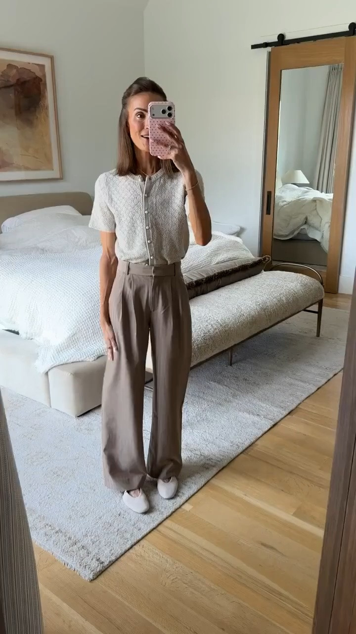Fave slacks on sale! So good for a teacher outfit / date night look! 🤎