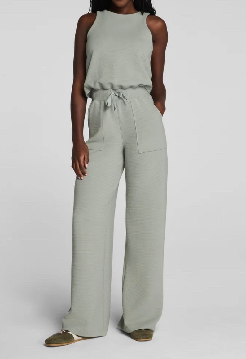 Spanx

Sleeveless Jumpsuit in the perfect green for spring!!


#LTKOver40 #LTKPetite #LTKTall