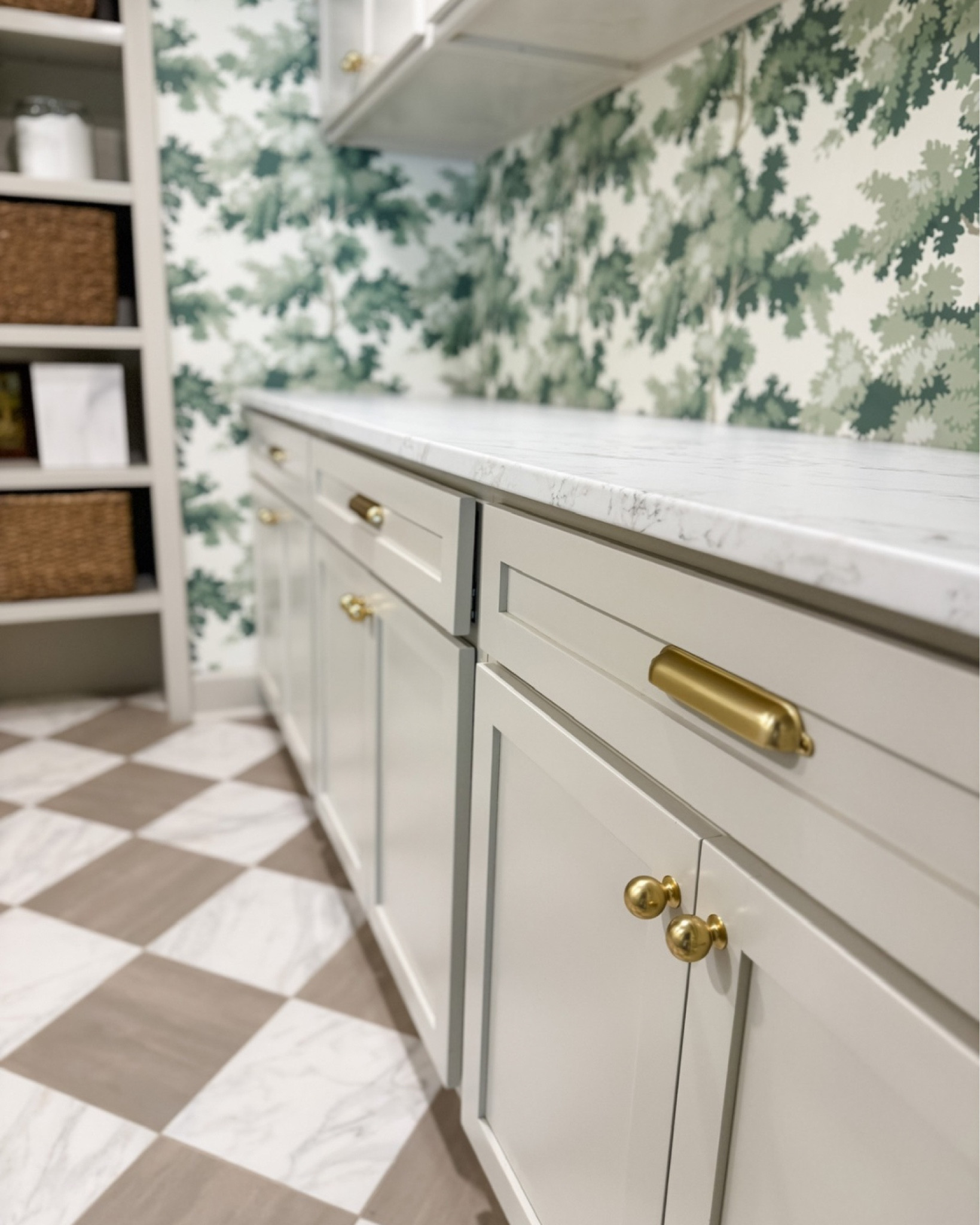 I love this wallpaper in our laundry room! This brass hardware is such a classic accent ✨

Laundry room, mudroom, laundry room refresh, home improvement, home refresh, laundry room inspiration, wallpaper, brass hardware, rejuvenation, cabinet pulls, cabinet knob, woven baskets, lulu and Georgia , Etsy, Target, Target home, Living room, bedroom, guest room, dining room, entryway, seating area, family room, Modern home decor, traditional home decor, budget friendly home decor, Interior design, shoppable inspiration, curated styling, beautiful spaces, classic home decor, bedroom styling, living room styling, dining room styling, look for less, designer inspired

#LTKStyleTip #LTKFindsUnder100 #LTKHome