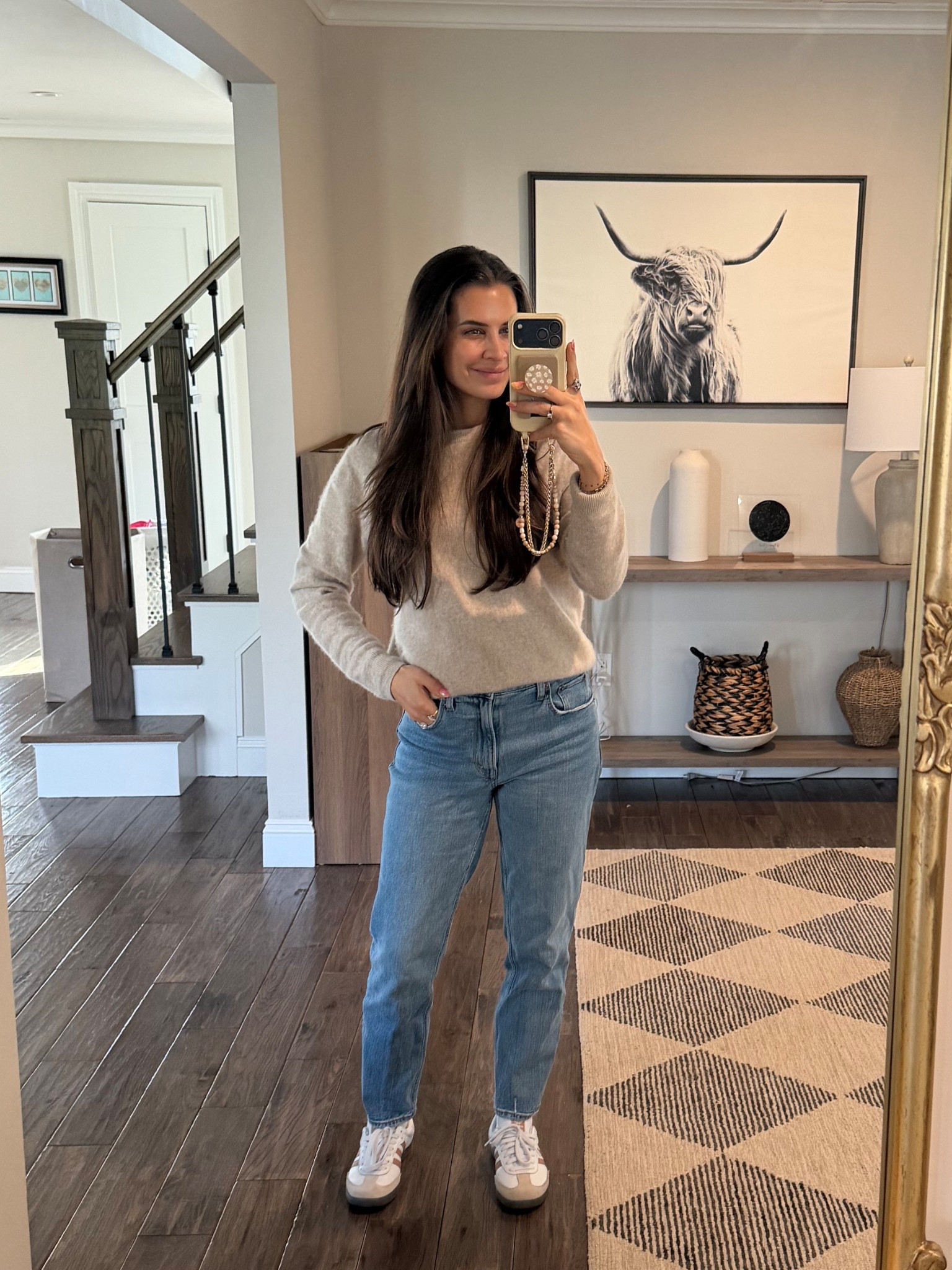 Outfit of the day 

Sweater and jeans always
And my favorite sneakers 