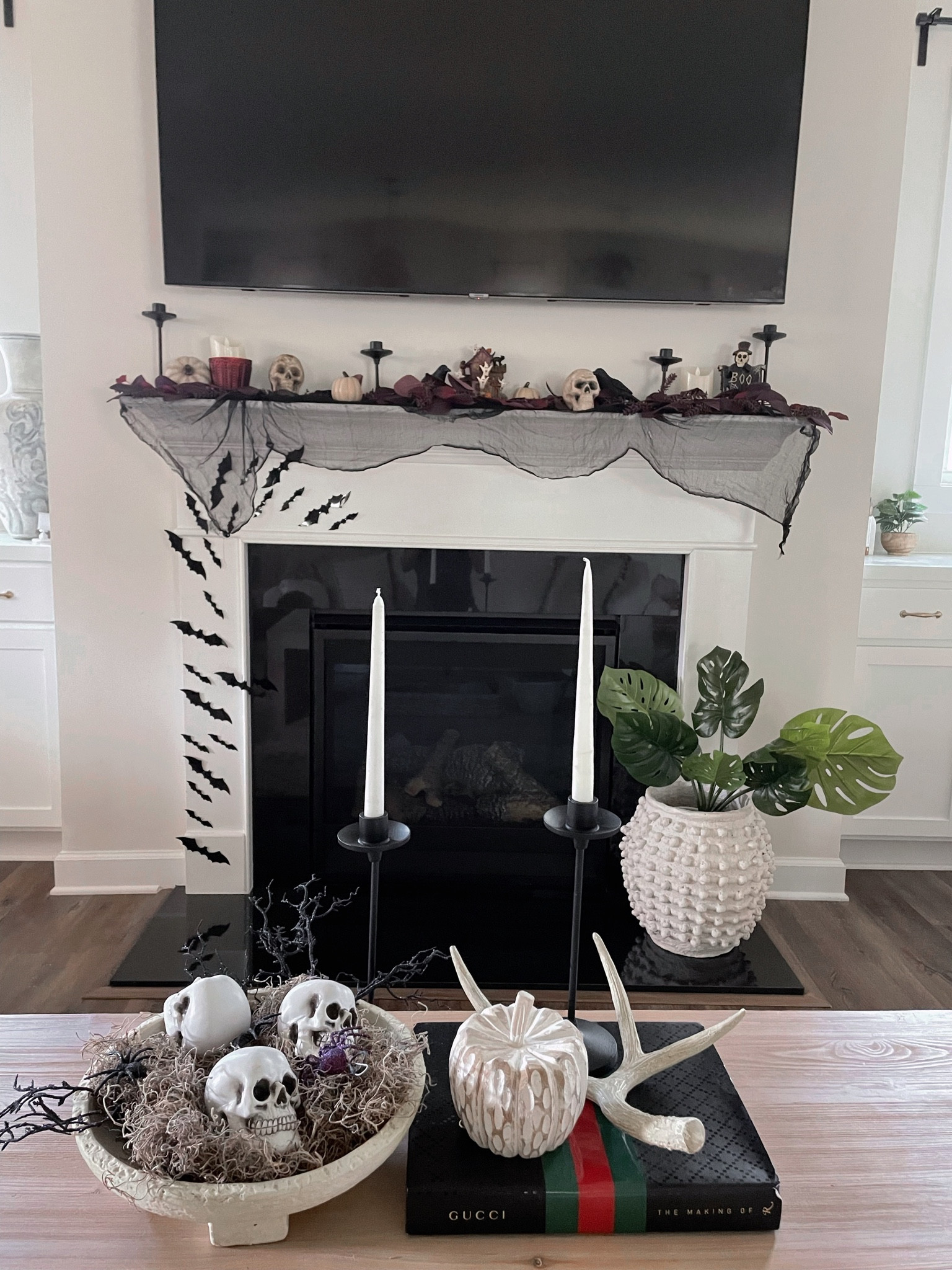 Spooky vibes

#LTKhome #LTKHalloween #LTKSeasonal