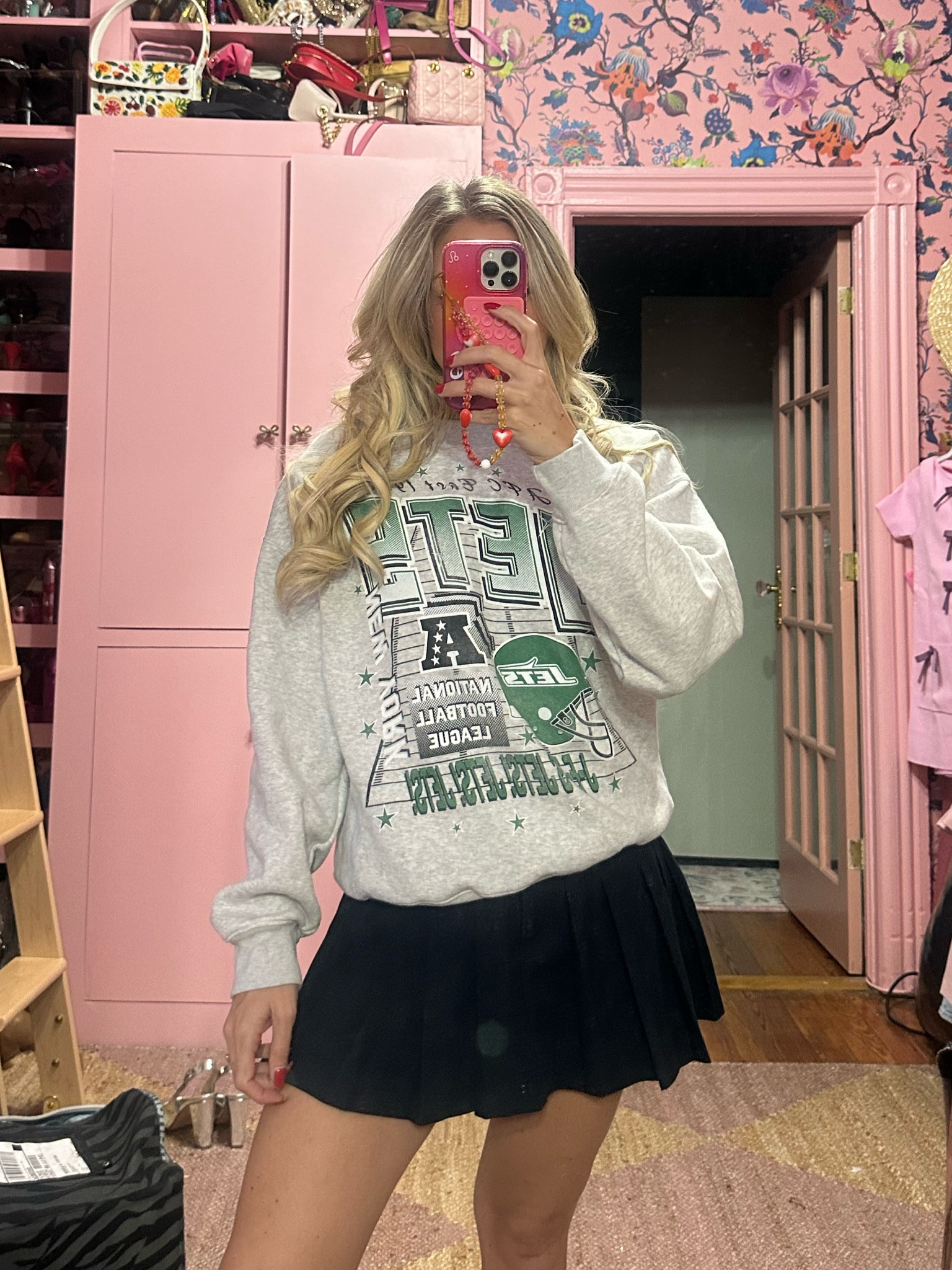 NFL sweatshirt Jets 💚🏈 and Abercrombie pleated skort 

#LTKActive #LTKFindsUnder100 #LTKSeasonal