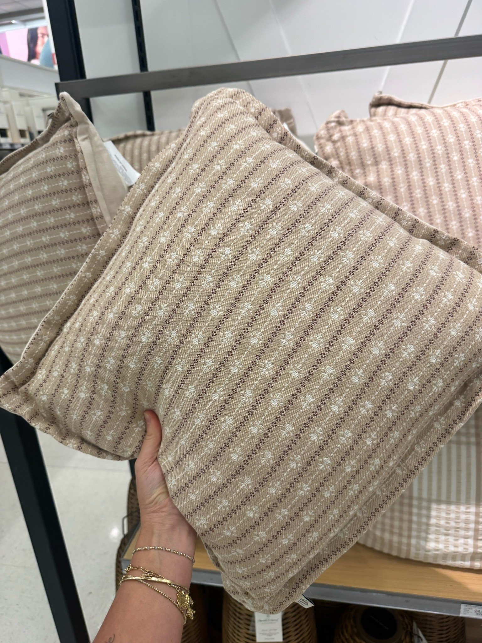 Cozy fall
Pillow that’s giving cottage core

#LTKstorytime #LTKSeasonal #LTKHome