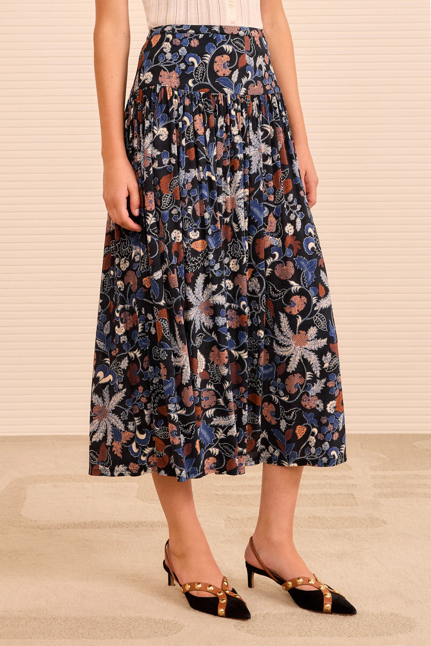 Blanche Pull On Midi Skirt

          Moonlight Floral | Ulla Johnson