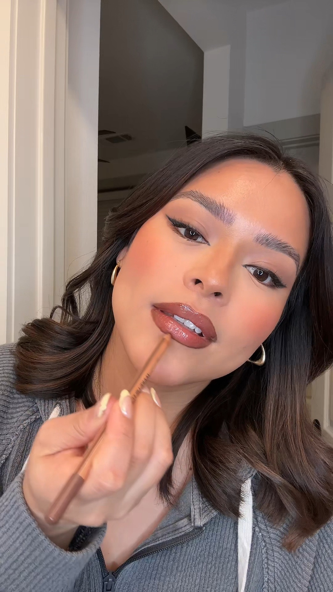 Burgundy brown lips 👄🤎🌺

#LTKVideo #LTKbeauty