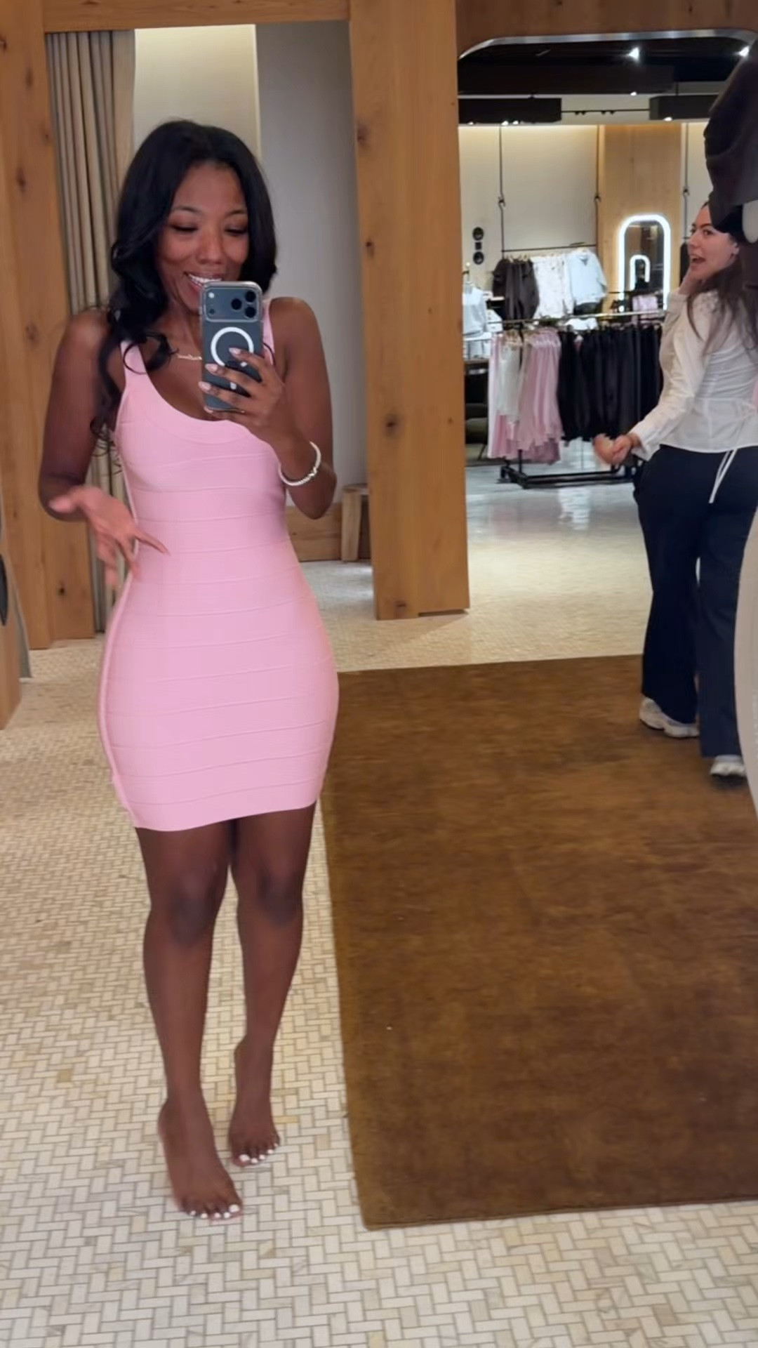 @Aritzia please come to the from because this bandage dress!! Immediate yes!

#LTKPetite #LTKfitnessgoals #LTKSaleAlert