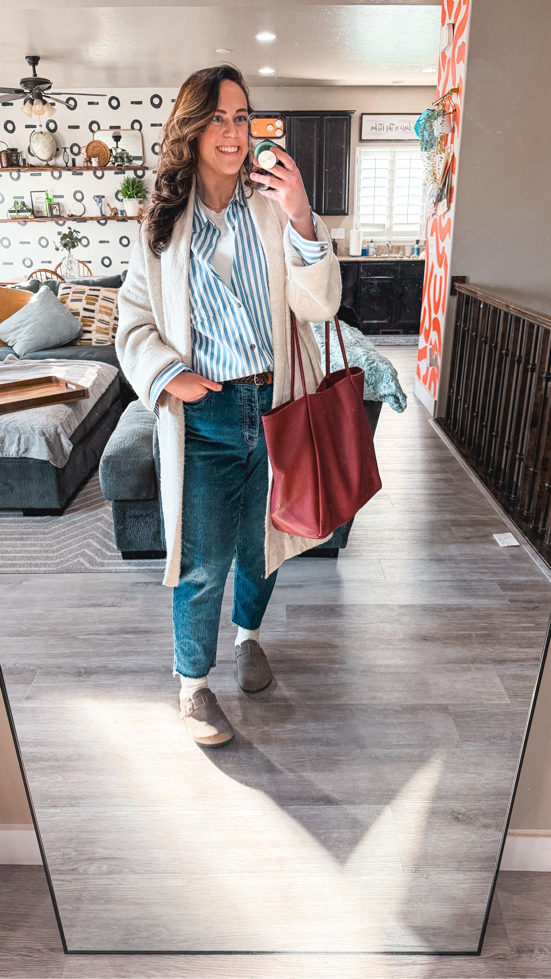 Not broken. We’re just a little chaotic. 😂 

We’re still raw dogging our ADHD over here… all of us… 4 of us… in the same household. I’m honestly surprised I manic cleaned my house this weekend 🫠 😂😂 
we’re gonna be okay! 🙌🏼 

Bra 38DD: @Aerie 
Undies XXL: @Lane Bryant  
Jeans 14: @oldnavy
Shirt XXL: @pumiey.us 
Belt: @oldnavy 
Button down XL: @cicybell.us 
Cardigan XL: @saodimallsu.us
Sockies: @bearpawshoes 
Clogs: @projectcloudshoes  
Bag: @amazonfashion 
Hydration: @alaninutrition & @hydrojug

Size 14 | XL | 5’9

#workoutfit  #midsizestyle #everydayoutfits #gettingdressed #adhd  

#LTKMidsize #LTKWorkwear #LTKdayinmylife