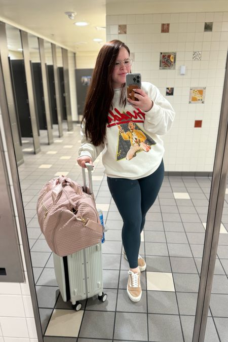 Travel ootd heading to Arizona and Palm Springs!

Vacation outfit, travel essentials