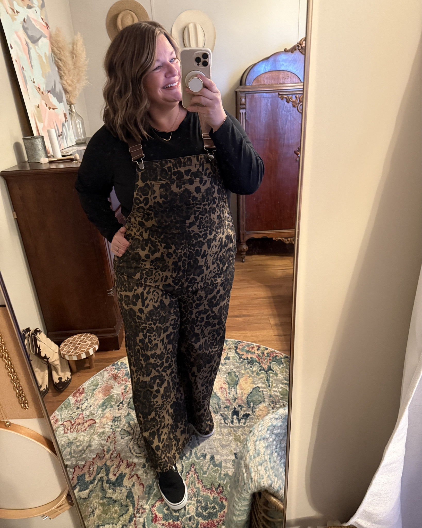 Sunday Fit ✨

Leopard overalls + a classic black long sleeve + Vans = effortless perfection 🐆🖤🔥 Comfy, stylish, and ready for the day! Who else loves a bold Sunday look?

#OOTD #SundayStyle #LeopardObsessed #EffortlessFashion #VansGirls

#LTKOver40 #LTKStyleTip #LTKMidsize