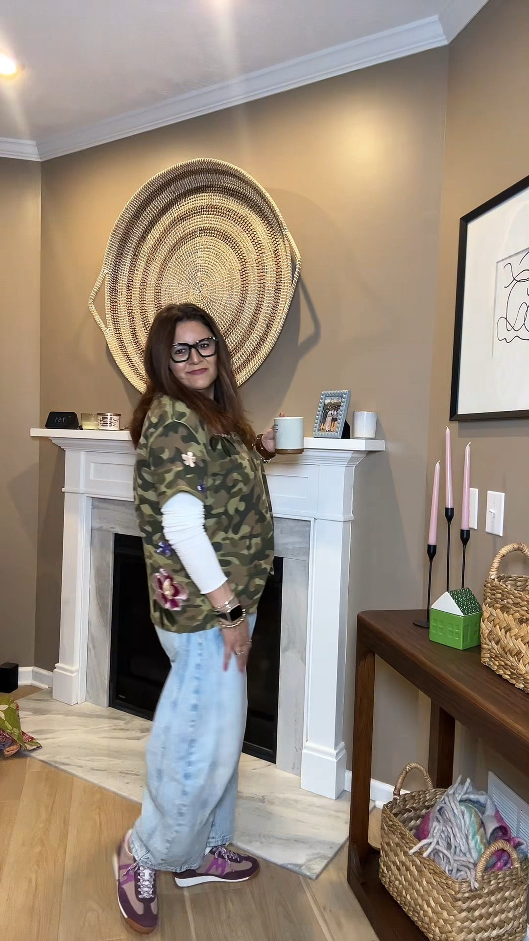 Camo tee and barrel jeans? Yes, please! This one is from denim and bone but it is sold out. I linked other denim and bone T-shirts below. Great quality!! 