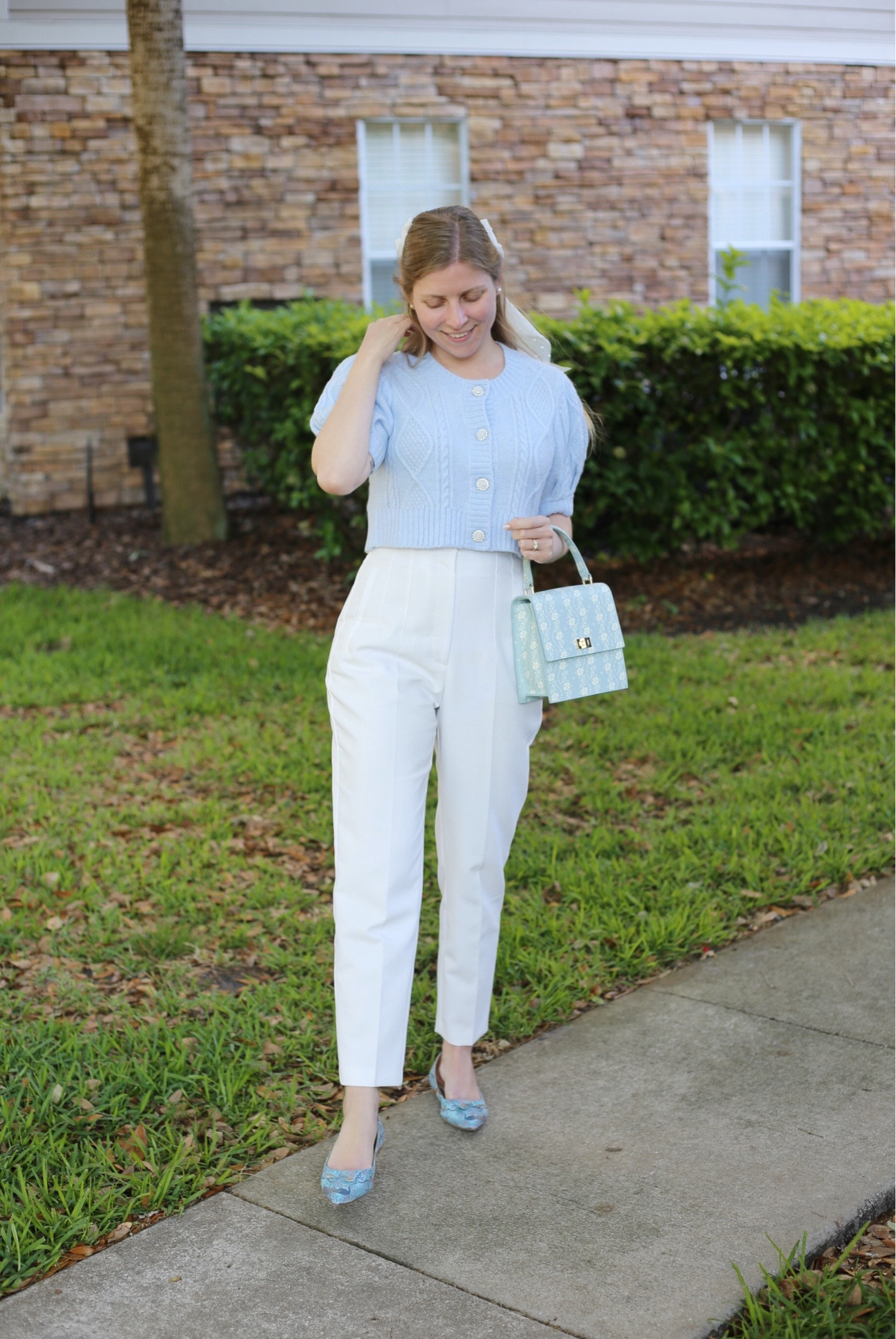 Had to represent my favorite bag on release day! The new @neelyandchloe x @addisonbay collab is *stunning*. Paired with a few of my favorite things: a @hillhouse sweater, my favorite pants, and the cutest shoes from @sarahflint_nyc! 