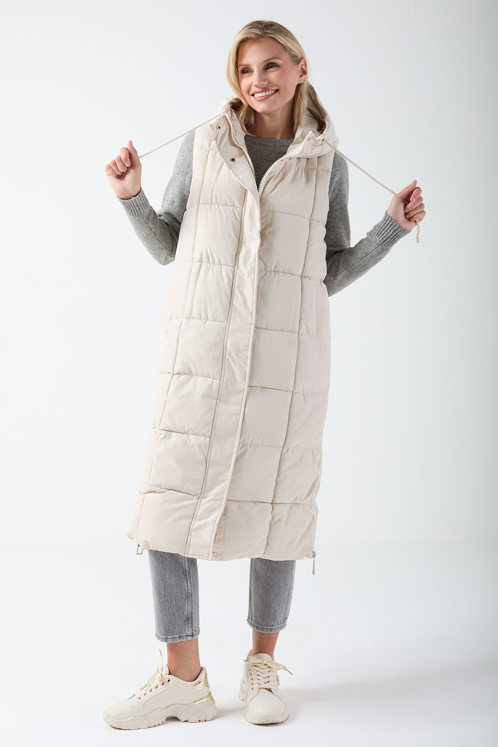 Neve Quilted Gilet in Cream | iCLOTHING