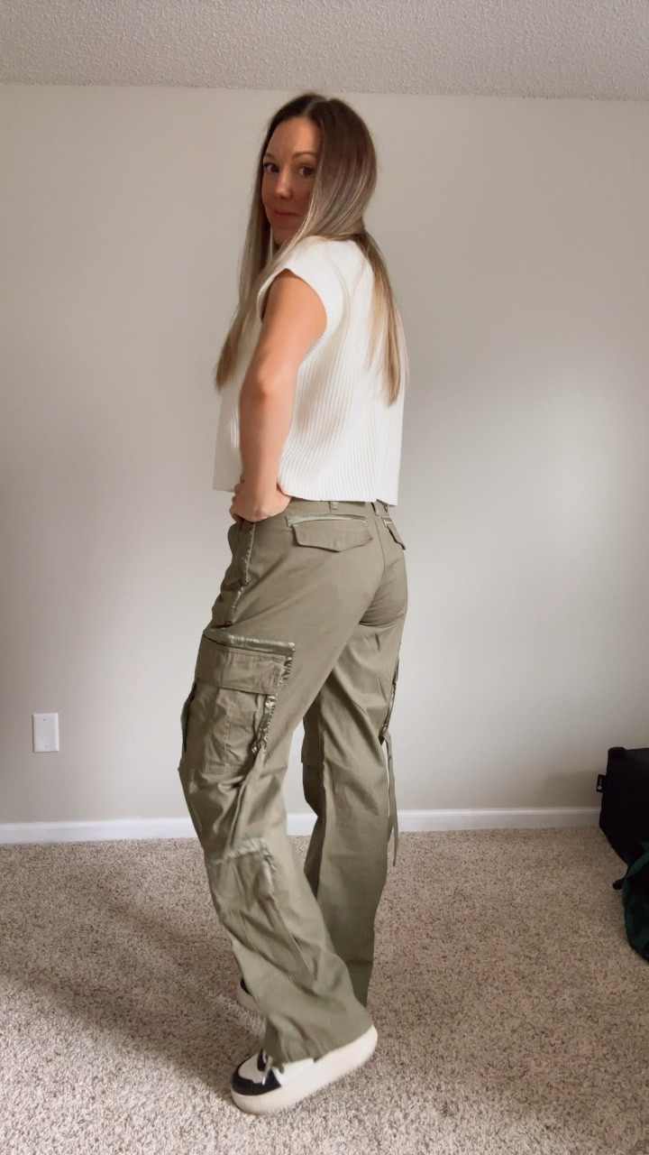 Casual Mom Outfit! Cargo pants outfit

#LTKstyletip #LTKfindsunder100 #LTKfindsunder50